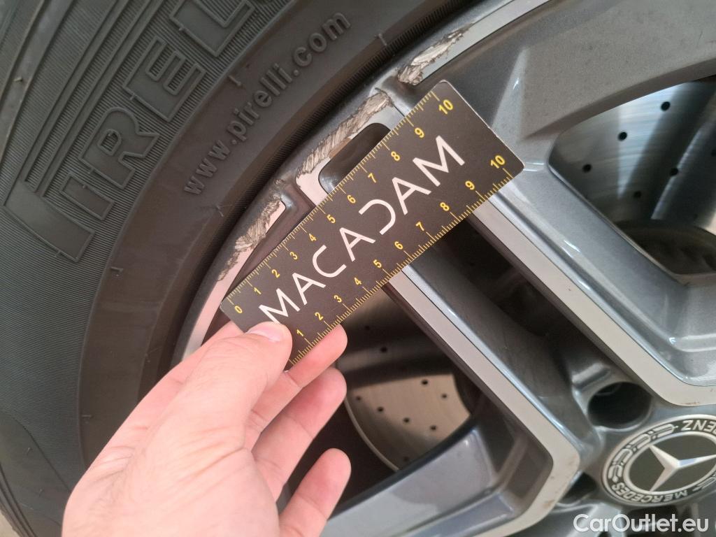  Mercedes  G-Klasee MERCEDES-BENZ GLC Coupe / 2019 / 5P / Coupé GLC 300 e AMG Line 4Matic #38