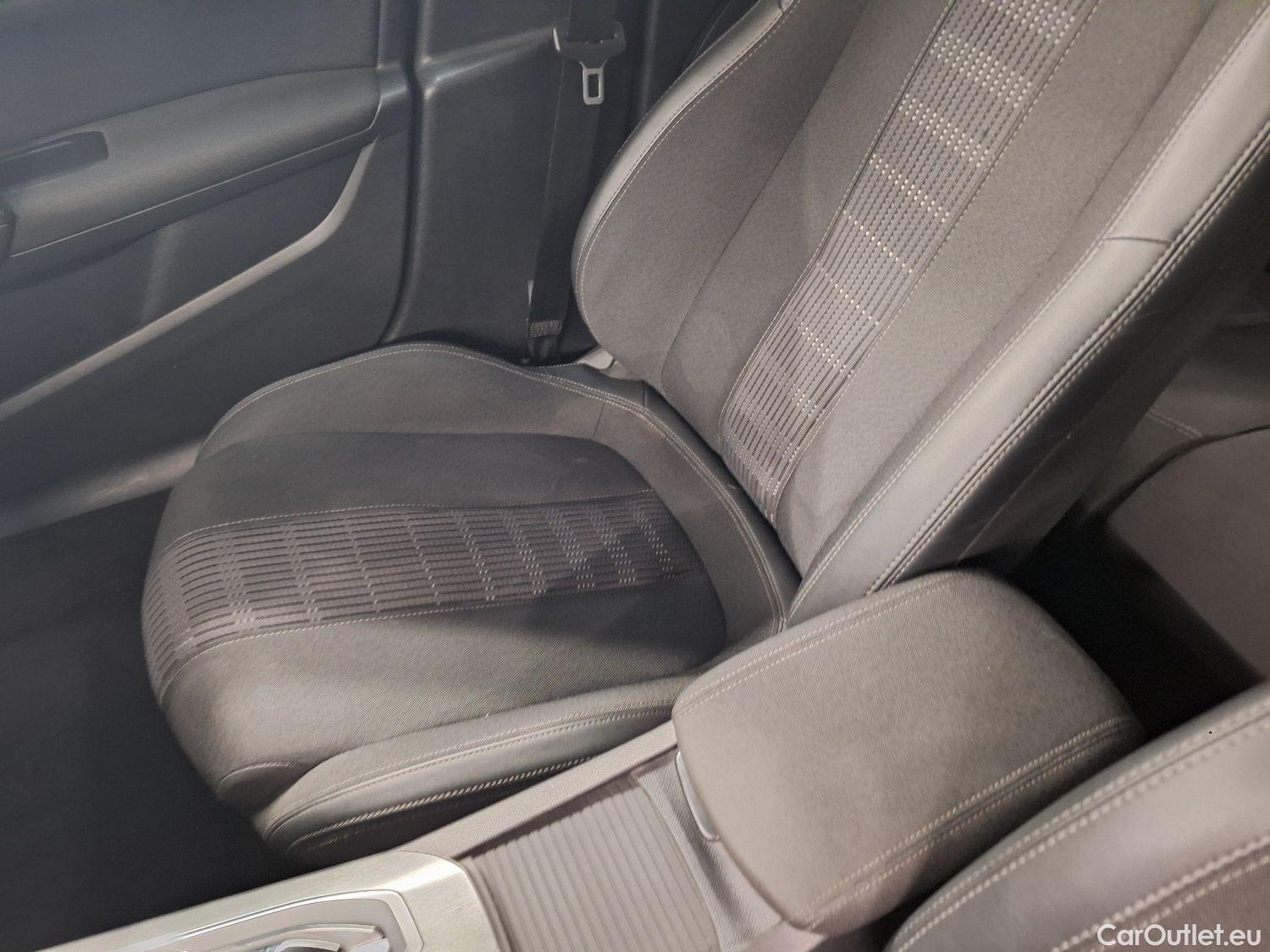  Peugeot  308 Peugeot,  SW FL'17, Peugeot  SW 1.5 BlueHDi 130 S&S EAT8 Allure 5d #51