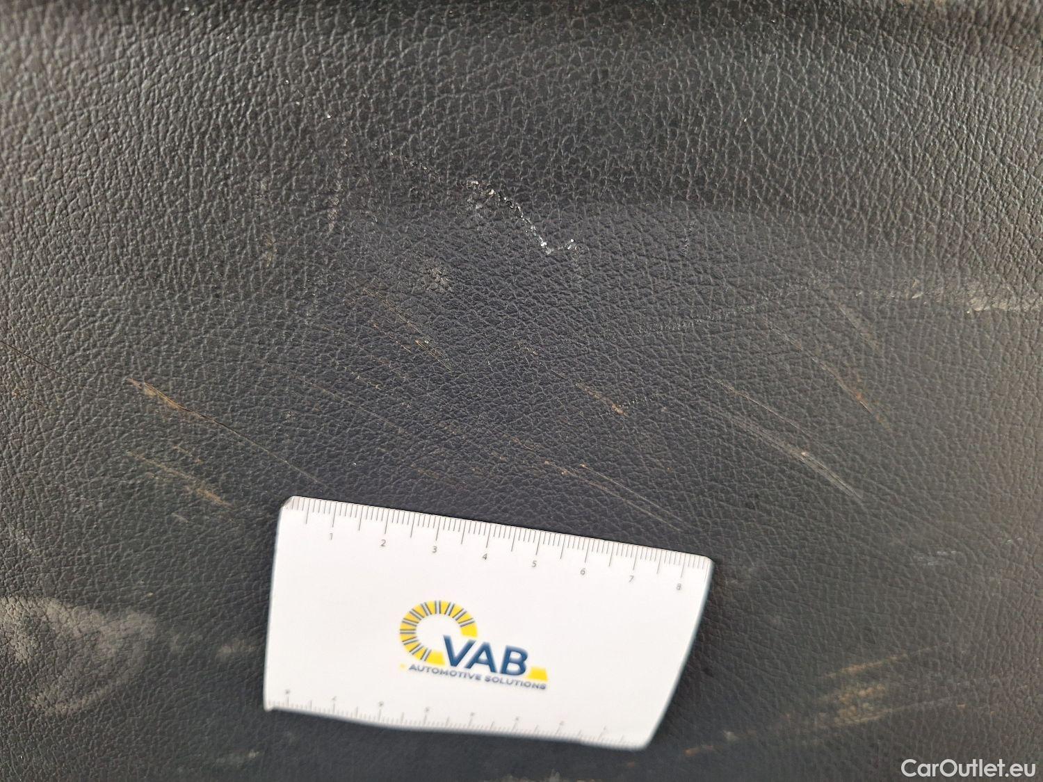  Mercedes  GLB Mercedes,  '19, Mercedes-Benz   220 d 5d 7pl #40