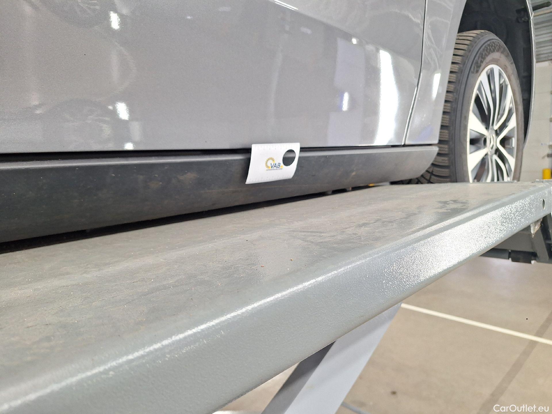  Mercedes  B-Klasse Mercedes, B-Class '18, Mercedes-Benz  B 180 Business Solution 5d #75