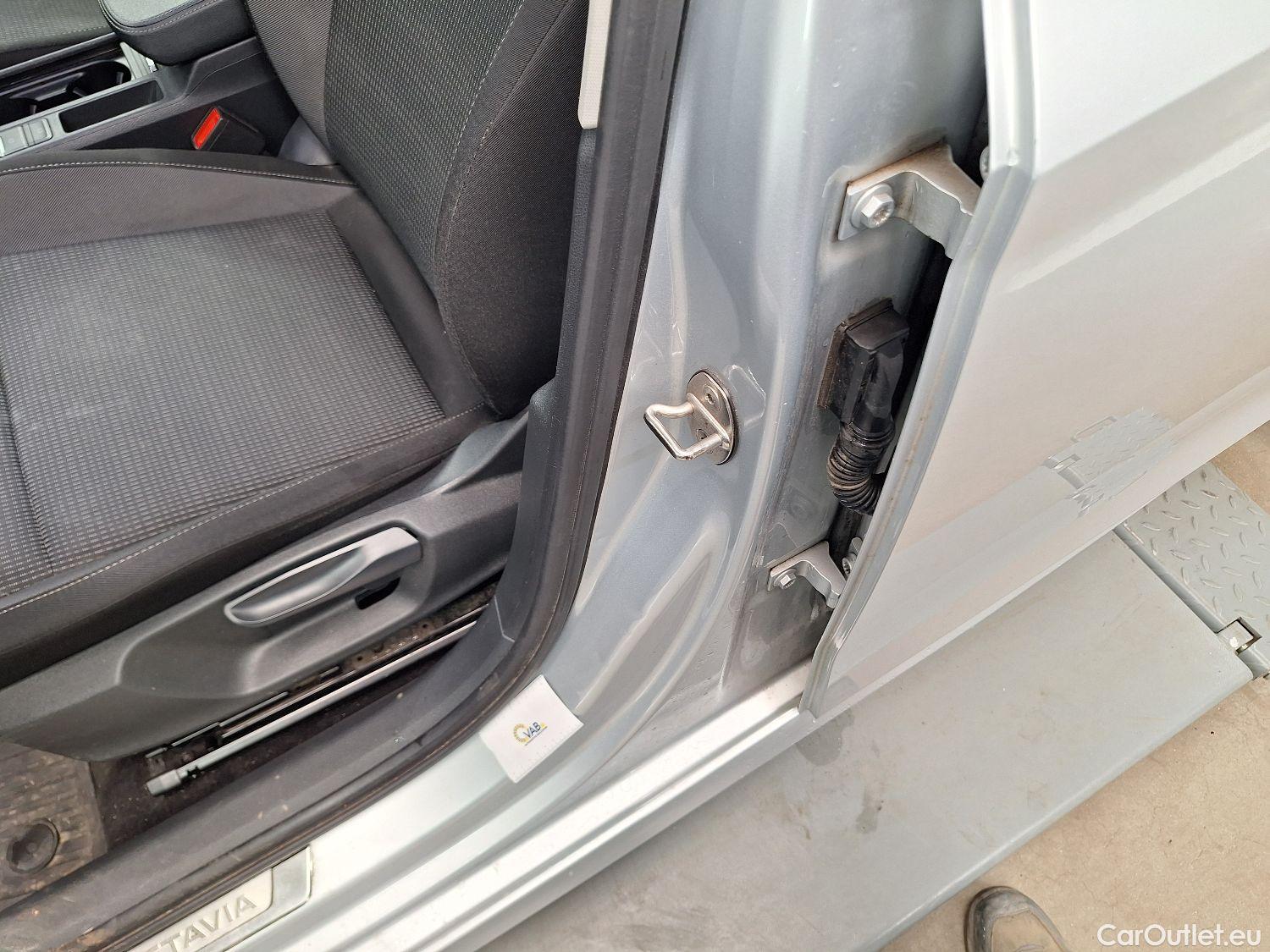  Skoda  Octavia Skoda,  Combi '20, Skoda  Combi 2.0 CRTDI 85kW Ambition 5d #68