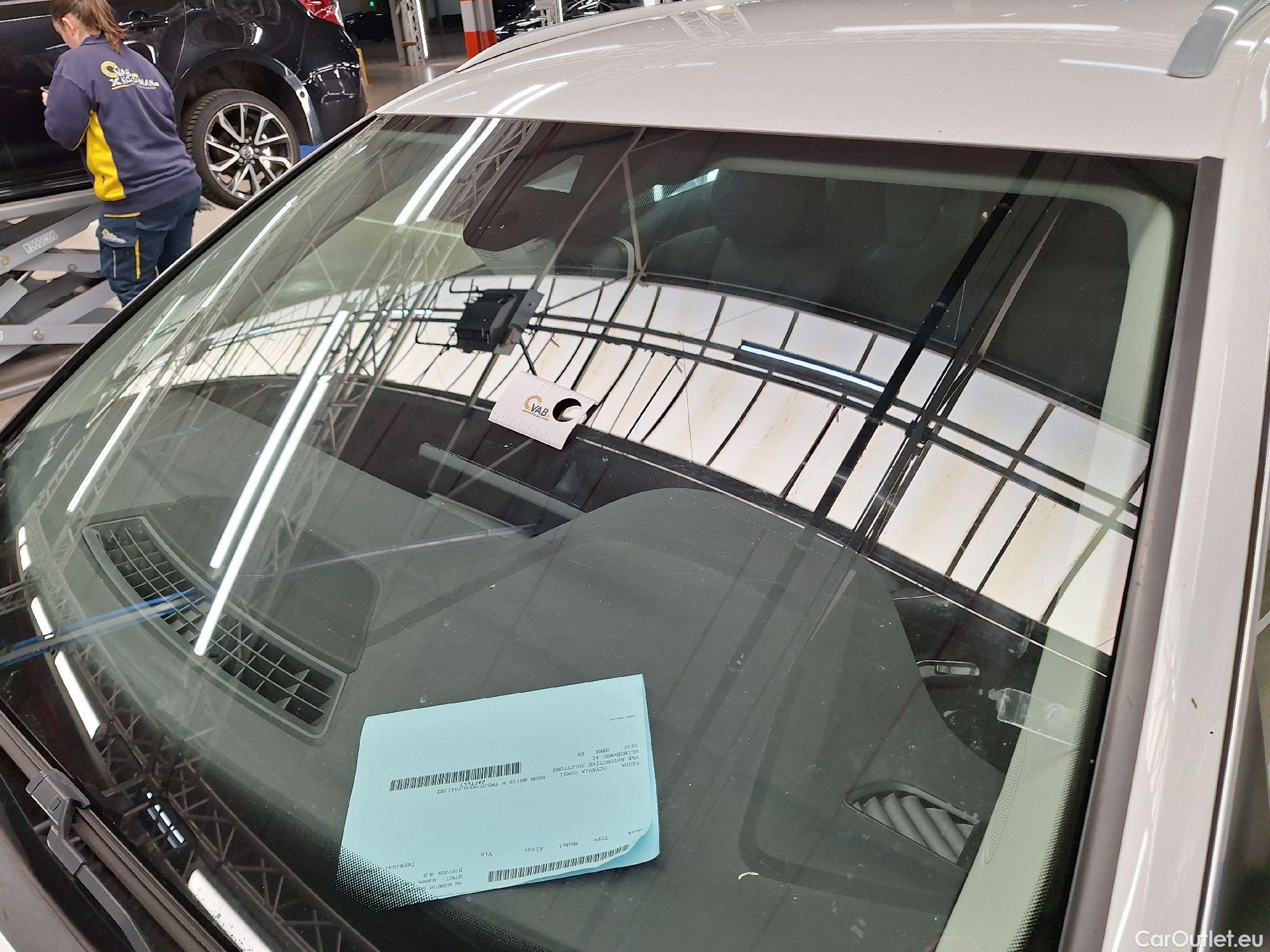  Skoda  Octavia Skoda,  Combi '20, Skoda  Combi 2.0 CRTDI 85kW Ambition 5d #4