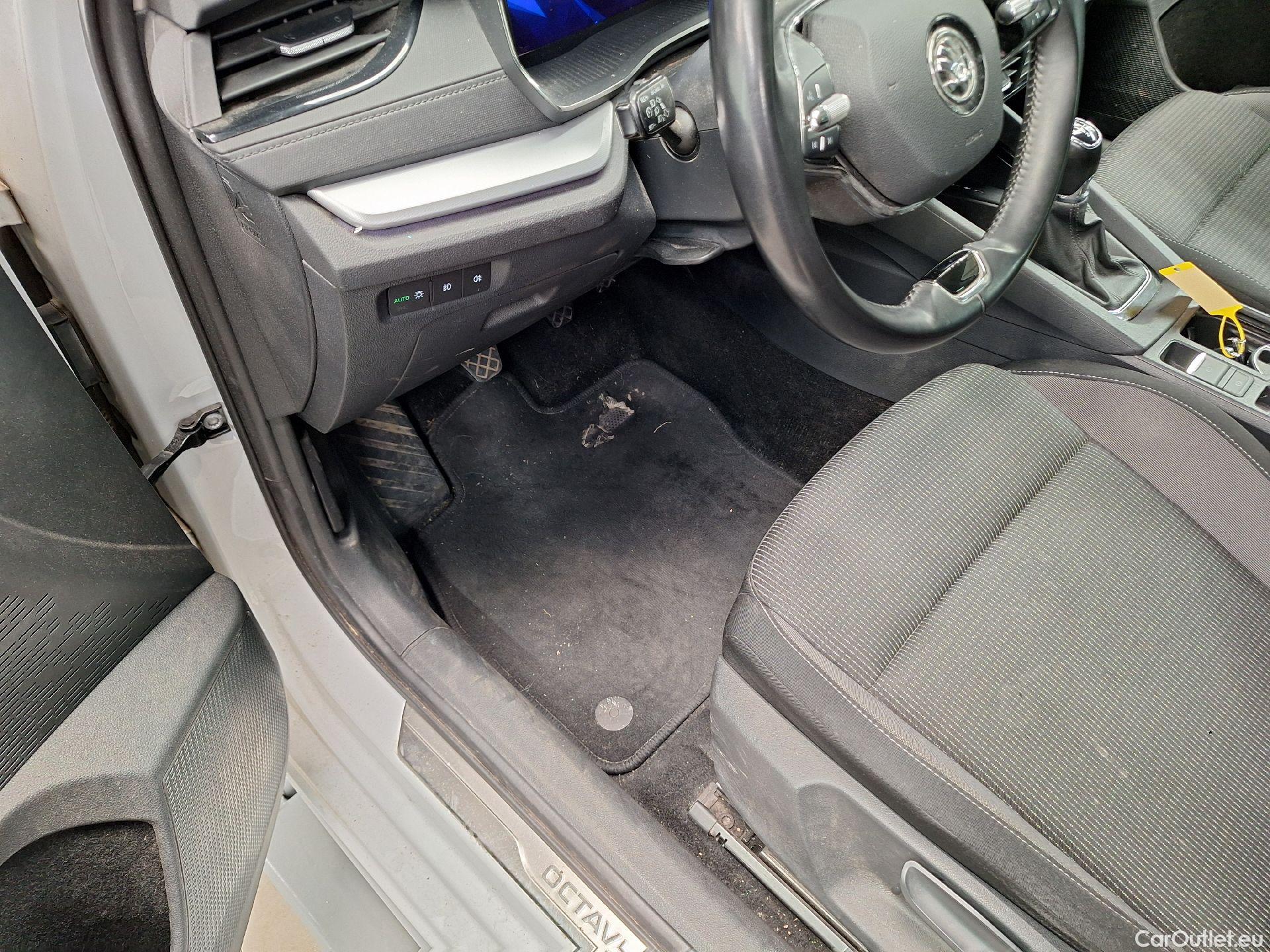  Skoda  Octavia Skoda,  Combi '20, Skoda  Combi 2.0 CRTDI 85kW Ambition 5d #9