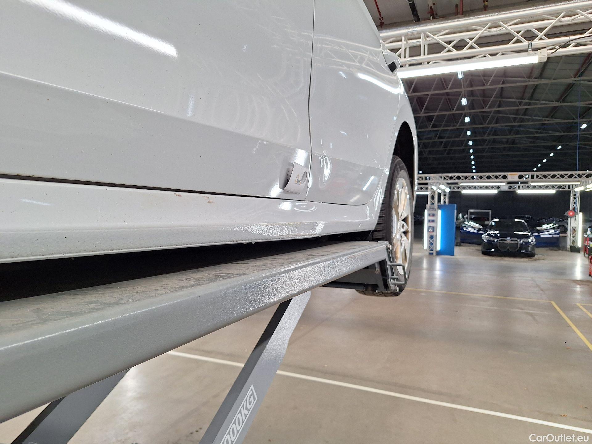  Skoda  Octavia Skoda,  Combi '20, Skoda  Combi 2.0 CRTDI 85kW Ambition 5d #51