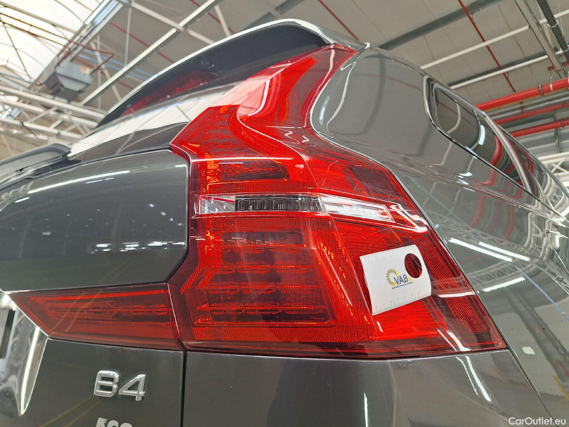  Volvo  XC60 Volvo,  FL'21, Volvo  B4 D Geartronic R-Design 5d #40