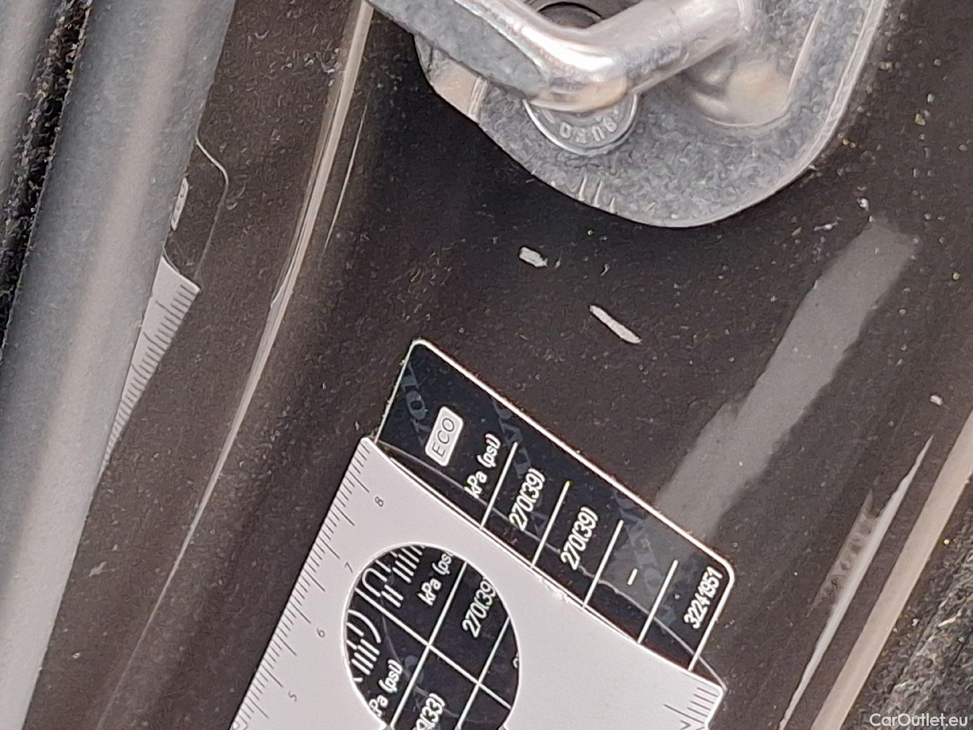  Volvo  XC60 Volvo,  FL'21, Volvo  B4 D Geartronic R-Design 5d #8