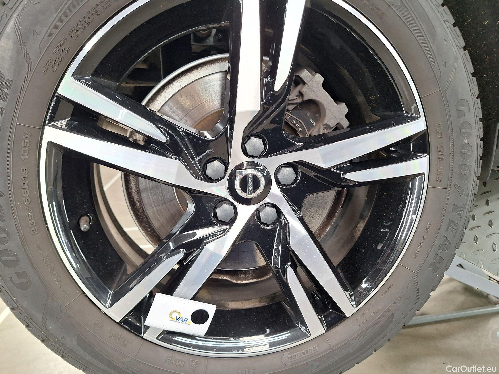  Volvo  XC60 Volvo,  FL'21, Volvo  B4 D Geartronic R-Design 5d #59