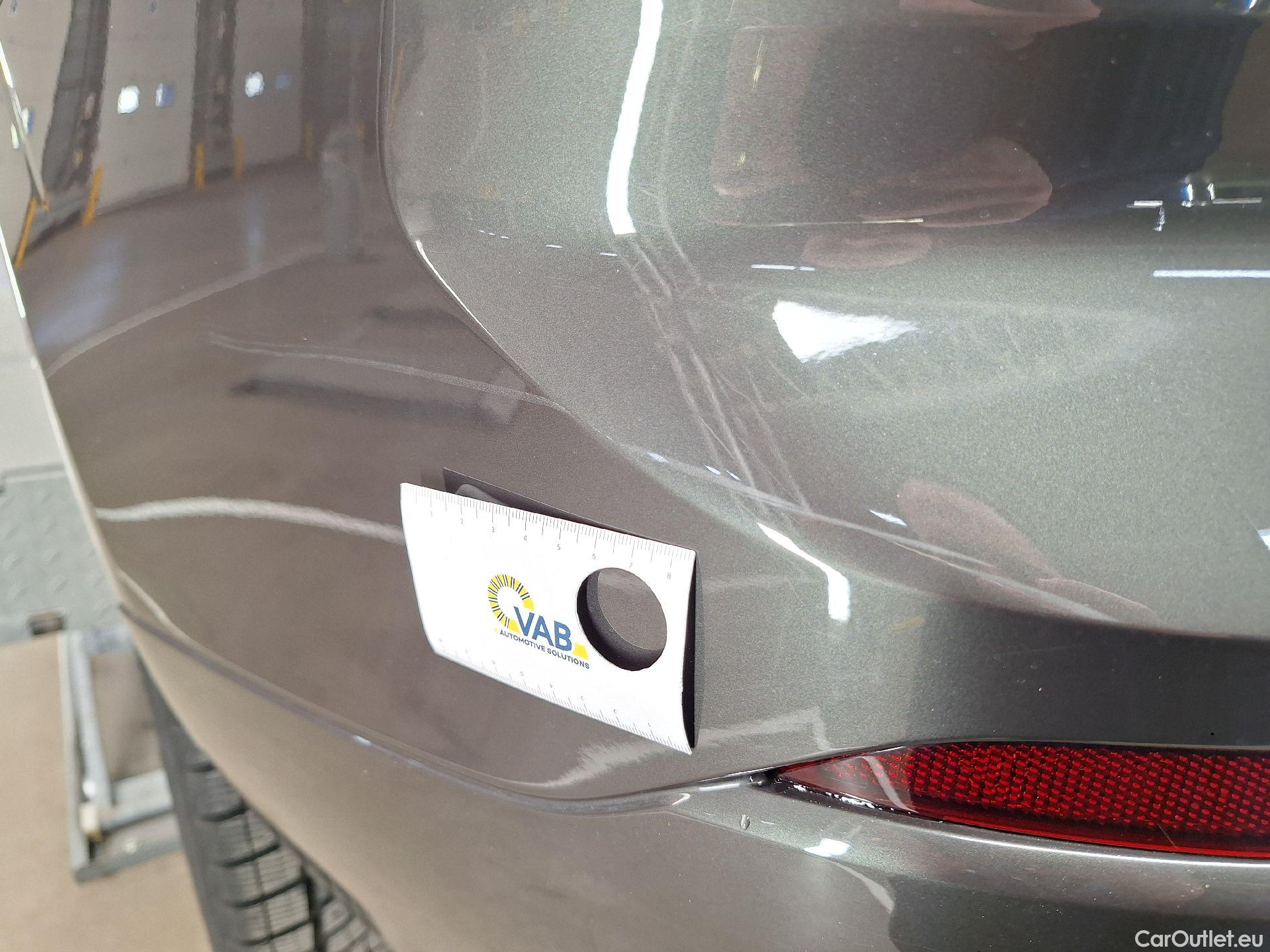  Volvo  XC60 Volvo,  FL'21, Volvo  B4 D Geartronic R-Design 5d #36