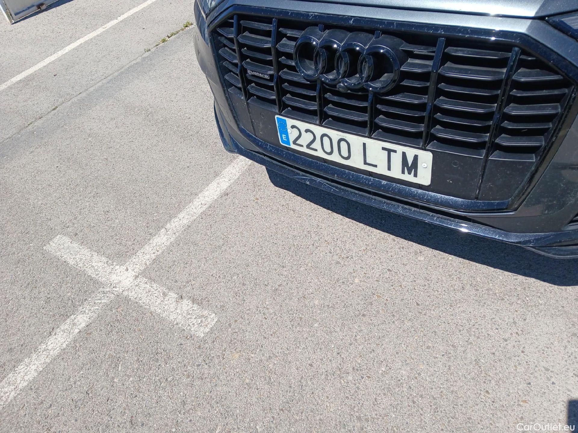  Audi  Q7 AUDI  / 2019 / 5P / todoterreno Black line 55 TFSIe 280kW(381CV) qua tip #15