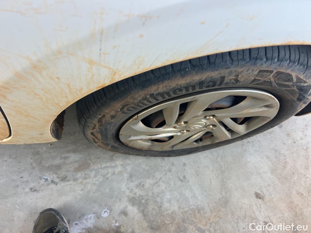  Hyundai  i10 HYUNDAI  / 2020 / 5P / berlina con portón 1.0 Essence #19