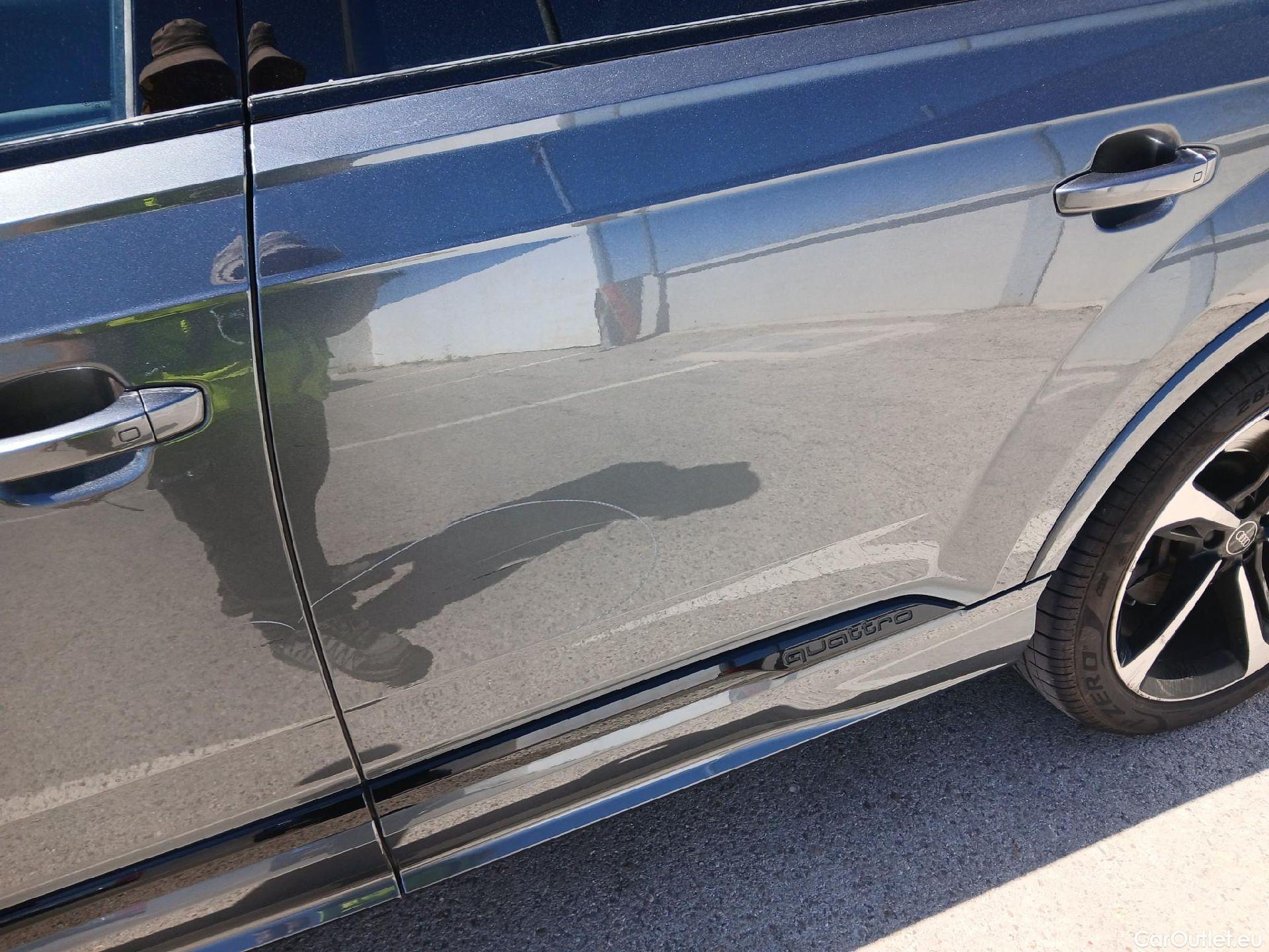  Audi  Q7 AUDI  / 2019 / 5P / todoterreno Black line 55 TFSIe 280kW(381CV) qua tip #30