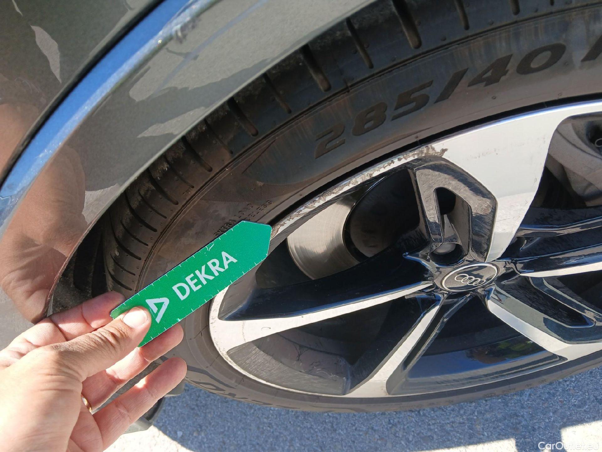  Audi  Q7 AUDI  / 2019 / 5P / todoterreno Black line 55 TFSIe 280kW(381CV) qua tip #26