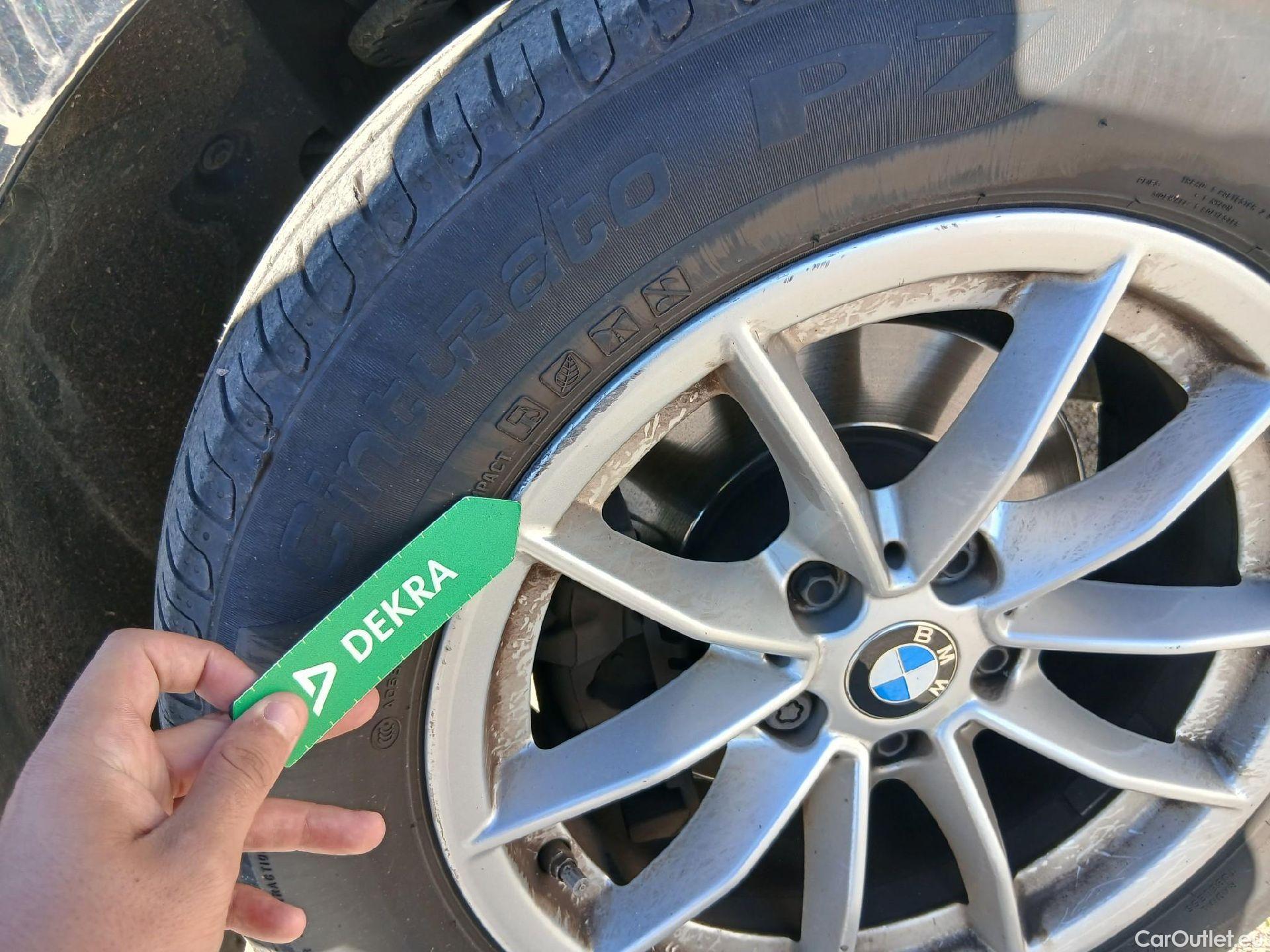  Bmw  Serie 3 BMW  / 2018 / 4P / sedán 318d Auto. #25