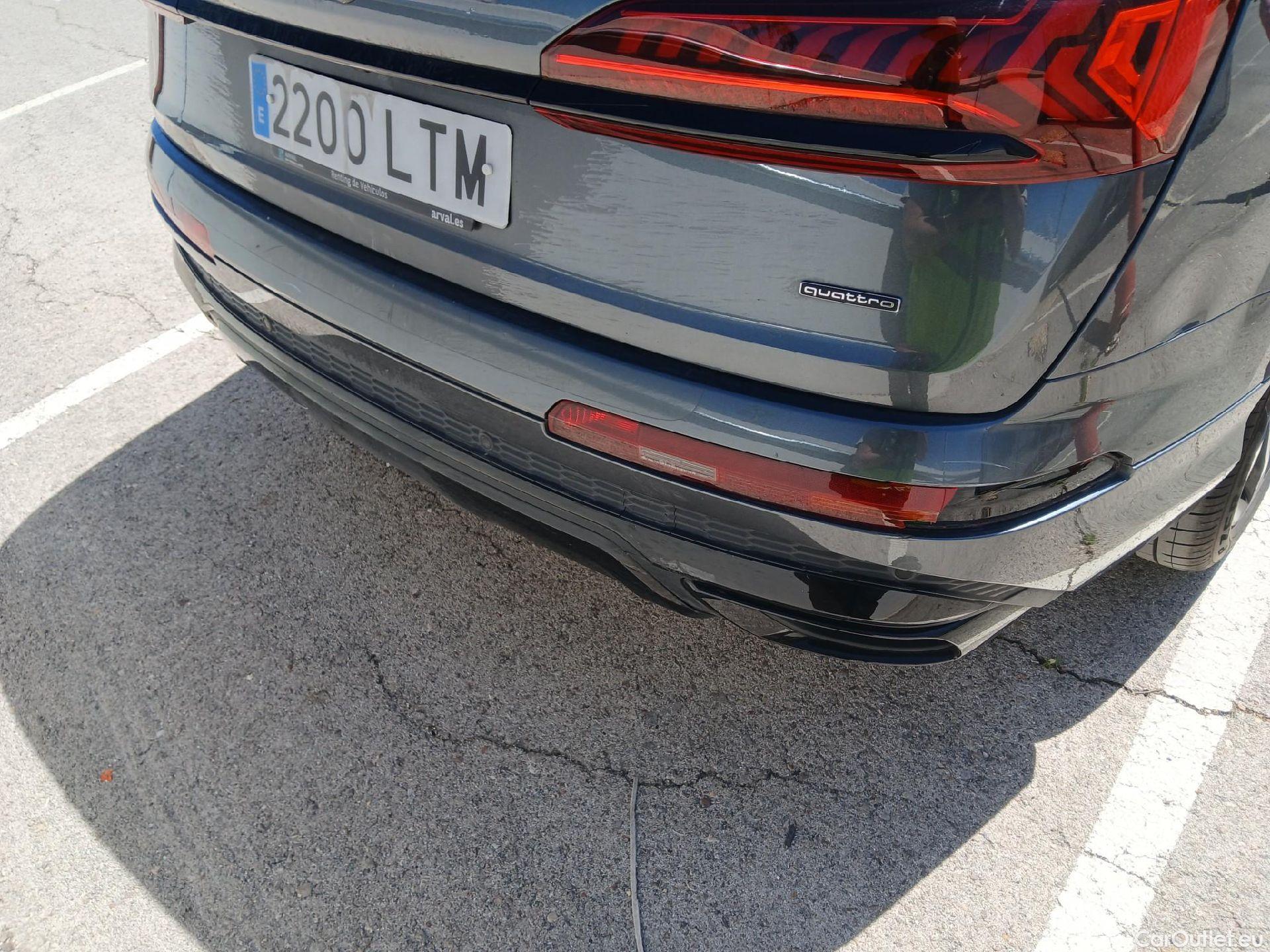  Audi  Q7 AUDI  / 2019 / 5P / todoterreno Black line 55 TFSIe 280kW(381CV) qua tip #40