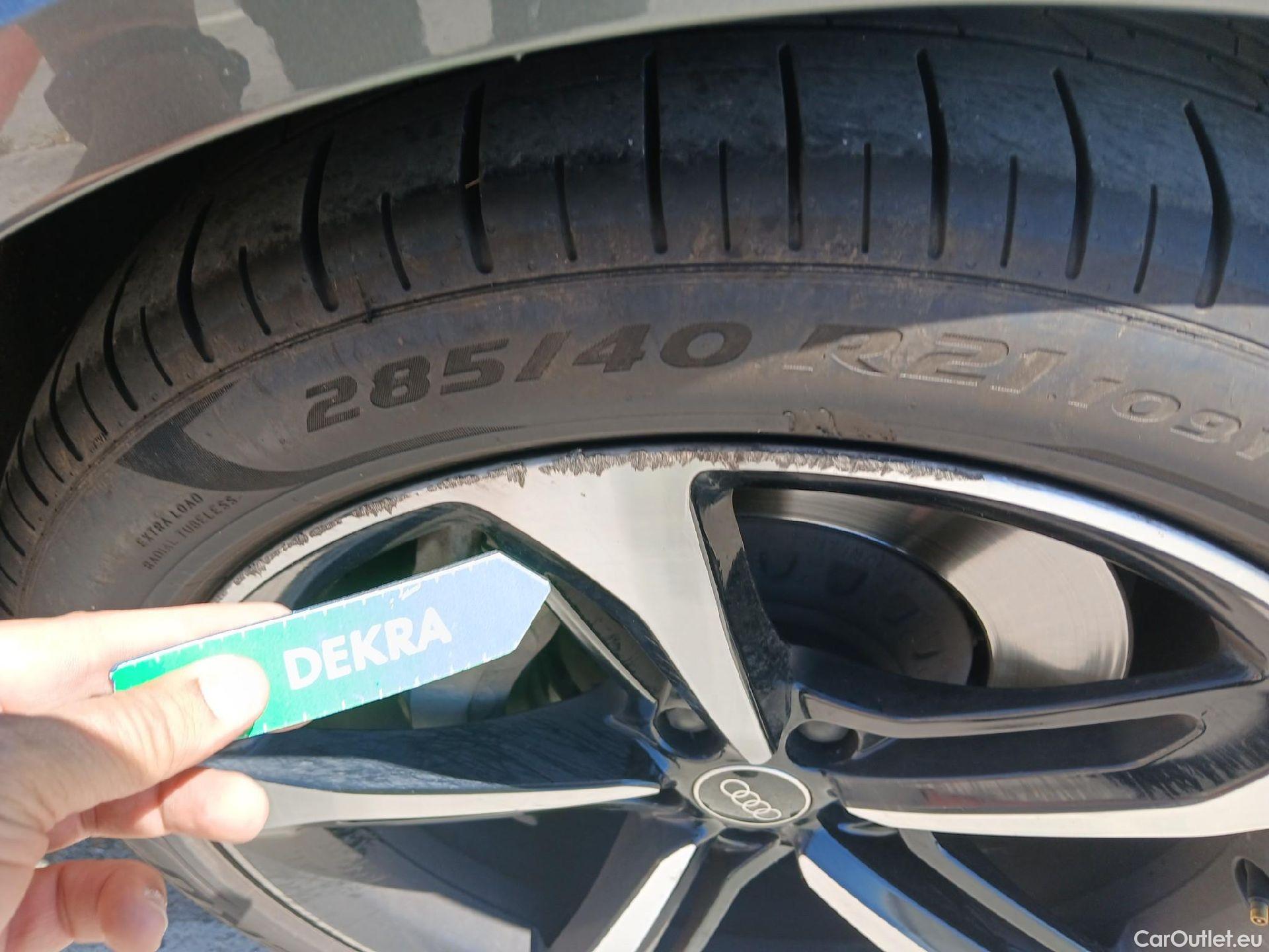  Audi  Q7 AUDI  / 2019 / 5P / todoterreno Black line 55 TFSIe 280kW(381CV) qua tip #54