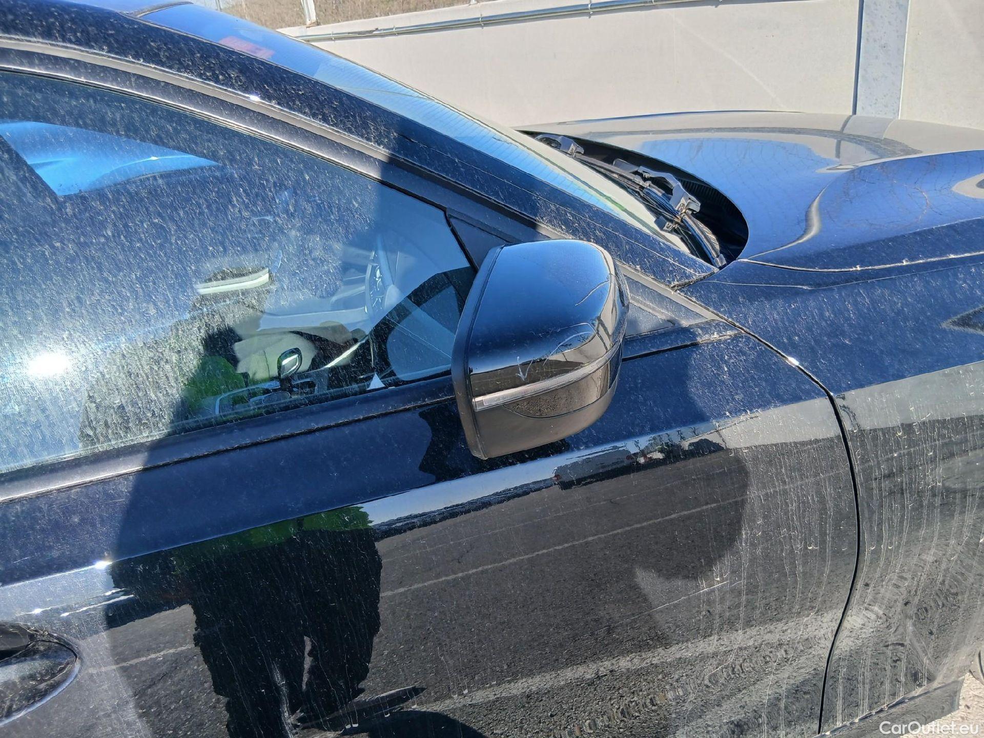  Bmw  Serie 3 BMW  / 2018 / 4P / sedán 318d Auto. #23