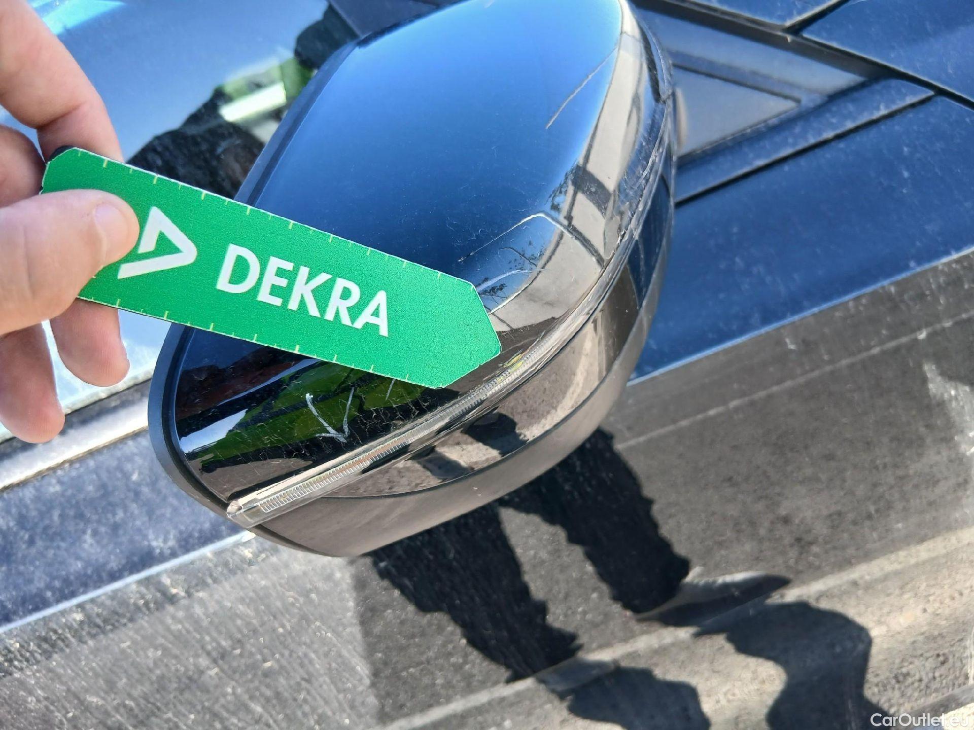  Bmw  Serie 3 BMW  / 2018 / 4P / sedán 318d Auto. #21