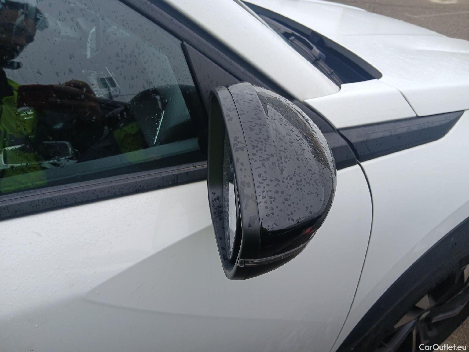  Peugeot  2008 PEUGEOT  / 2019 / 5P / todoterreno Allure BlueHDI 81kW (110CV) #31