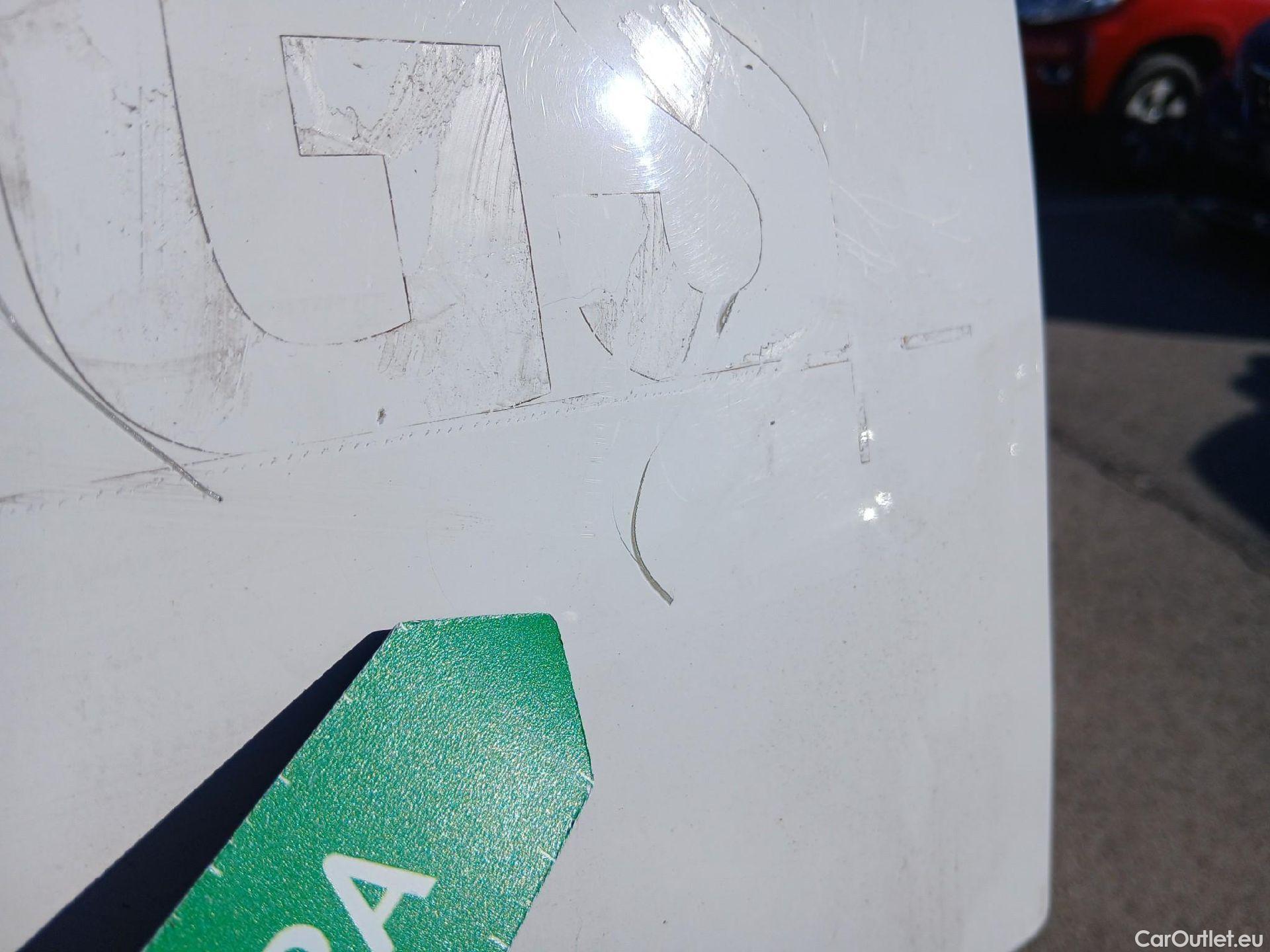  Peugeot  2008 PEUGEOT  / 2019 / 5P / todoterreno Allure BlueHDI 81kW (110CV) #23