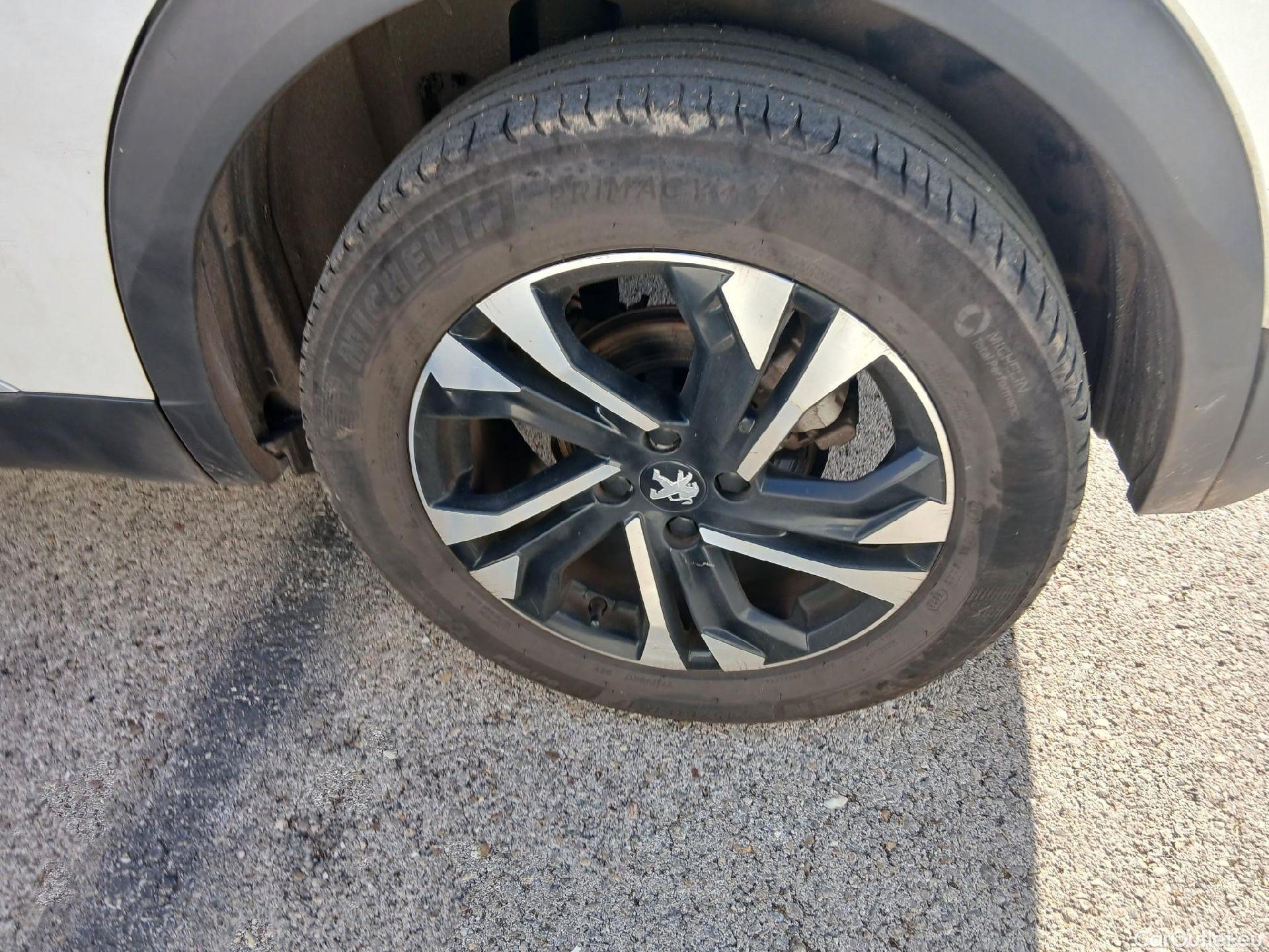  Peugeot  2008 PEUGEOT  / 2019 / 5P / todoterreno Allure BlueHDI 81kW (110CV) #14