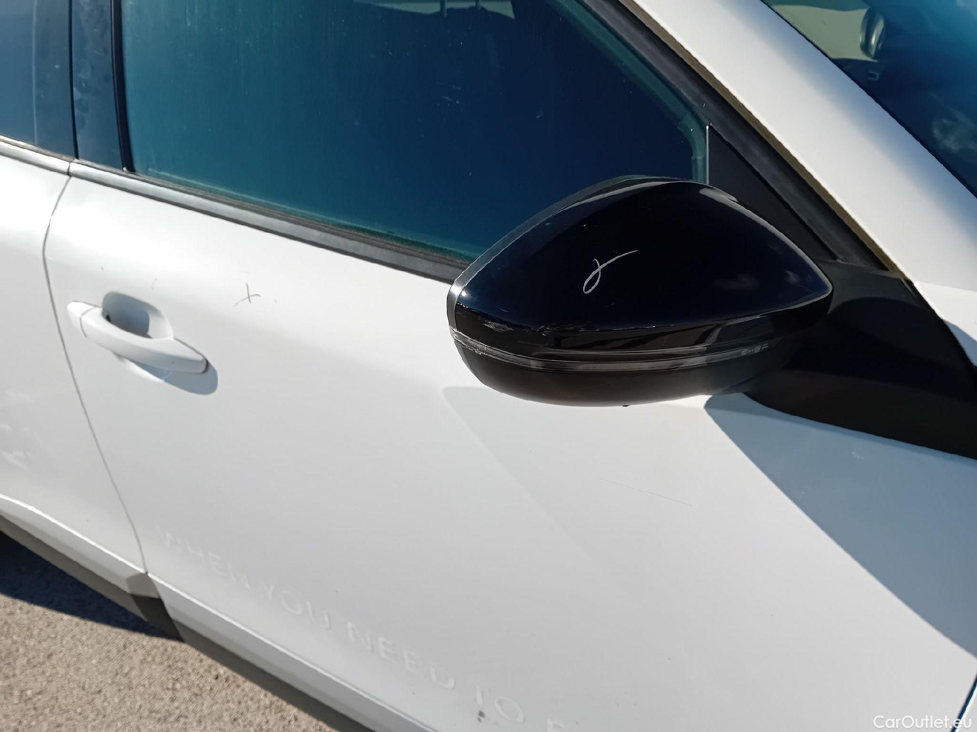  Peugeot  2008 PEUGEOT  / 2019 / 5P / todoterreno Allure BlueHDI 81kW (110CV) #39