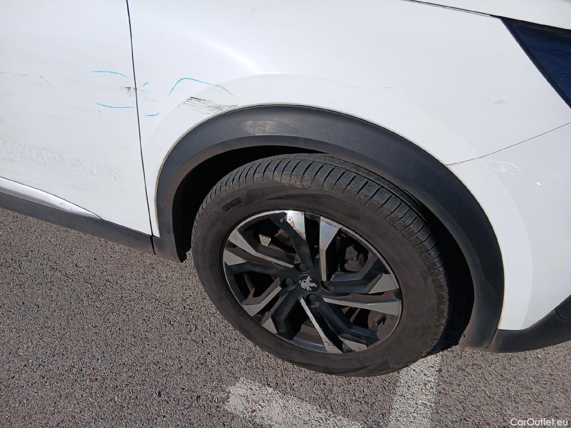  Peugeot  2008 PEUGEOT  / 2019 / 5P / todoterreno Allure BlueHDI 81kW (110CV) #35