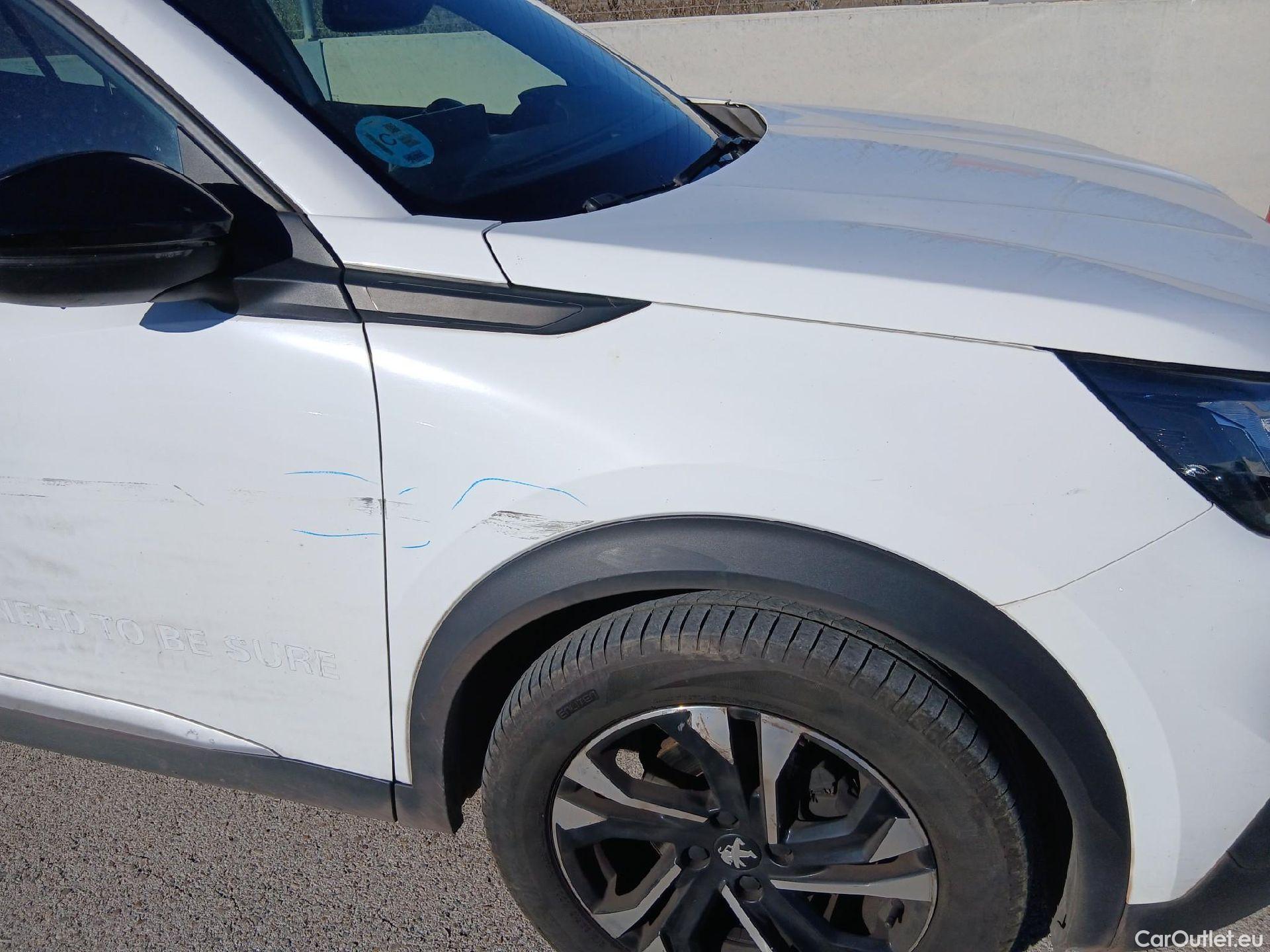  Peugeot  2008 PEUGEOT  / 2019 / 5P / todoterreno Allure BlueHDI 81kW (110CV) #32