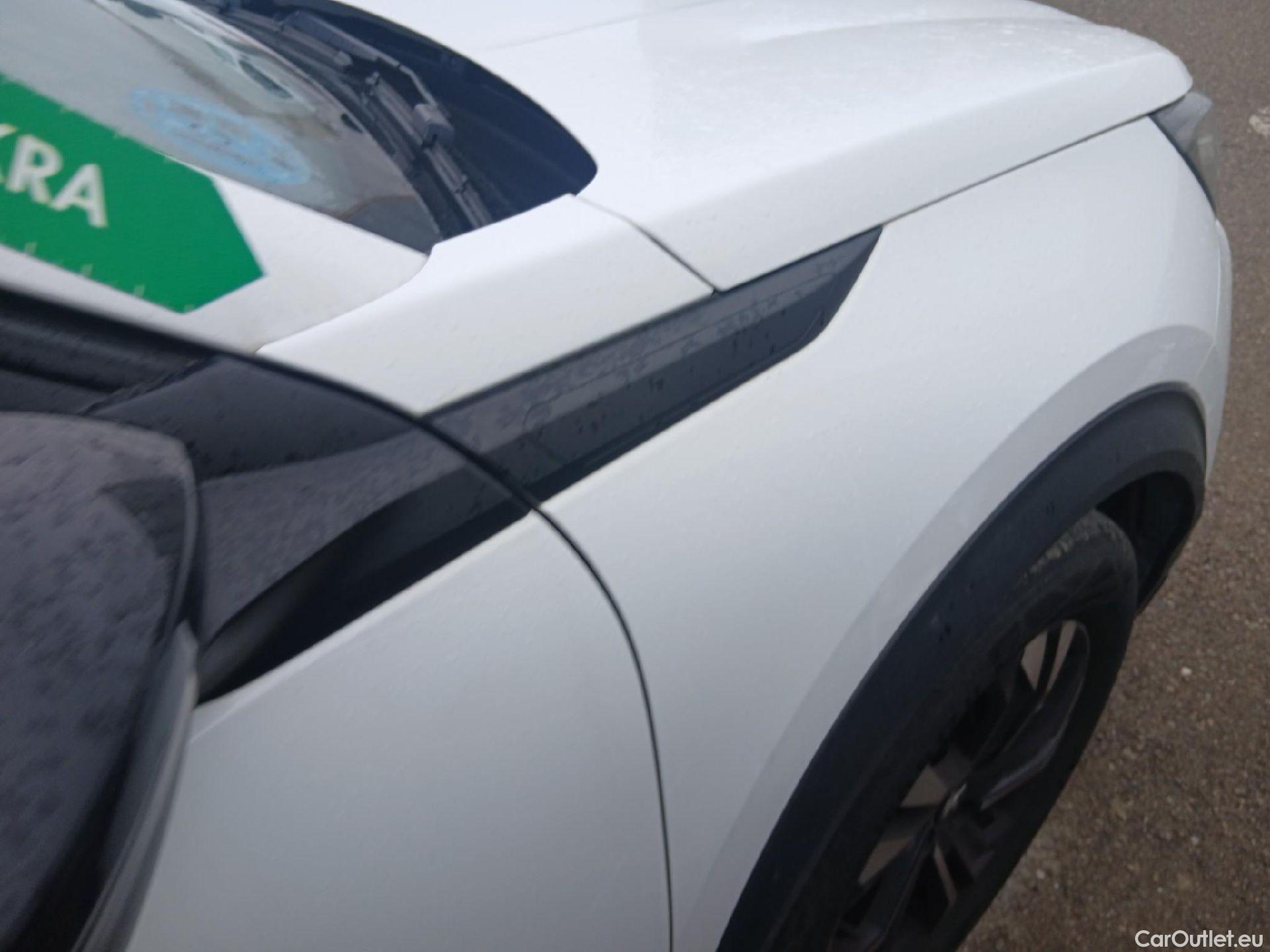  Peugeot  2008 PEUGEOT  / 2019 / 5P / todoterreno Allure BlueHDI 81kW (110CV) #33