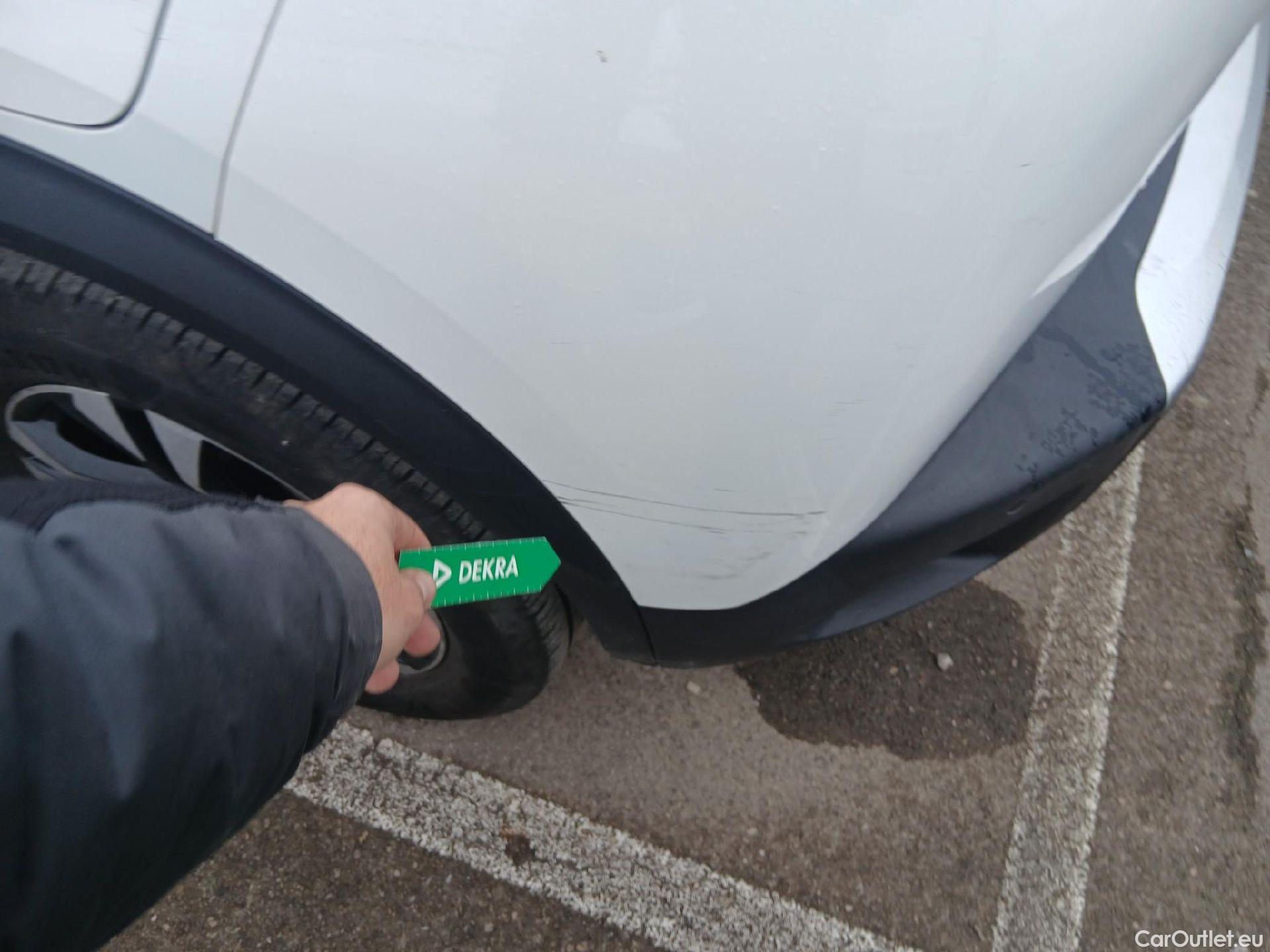  Peugeot  2008 PEUGEOT  / 2019 / 5P / todoterreno Allure BlueHDI 81kW (110CV) #13