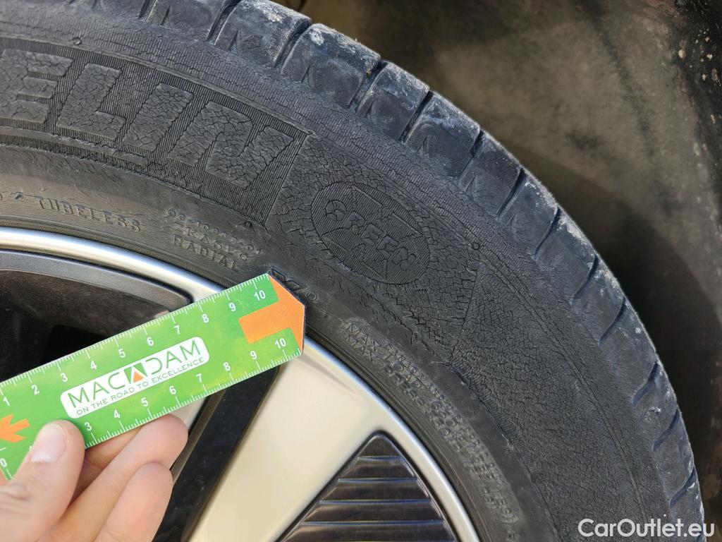  KIA  Niro KIA  / 2019 / 5P / crossover 1.6 GDi HEV 104kW (141CV) Concept #32