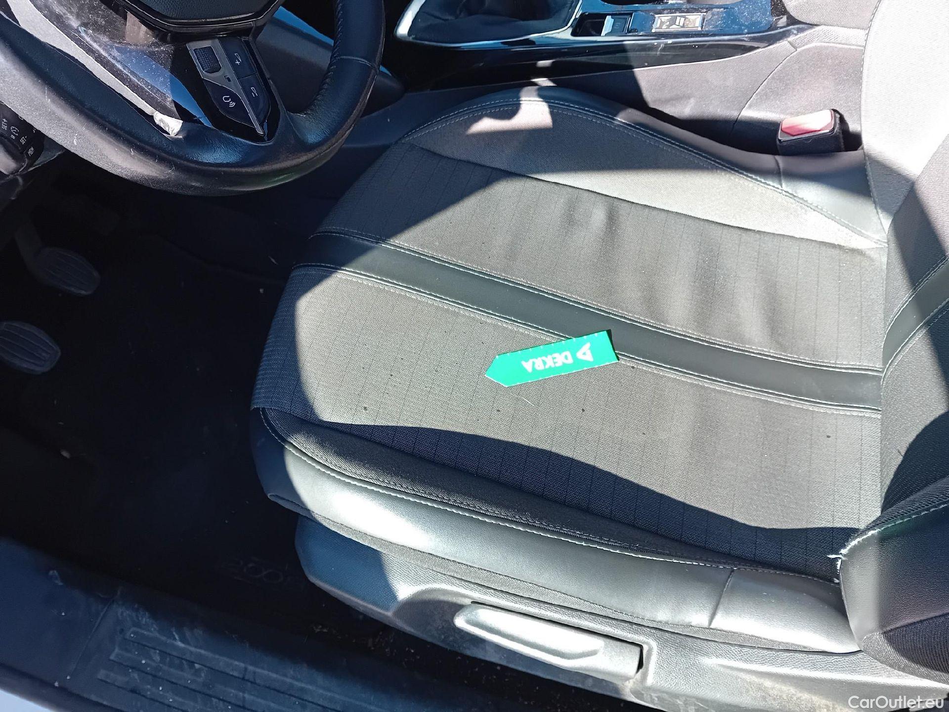  Peugeot  2008 PEUGEOT  / 2019 / 5P / todoterreno Allure BlueHDI 81kW (110CV) #2