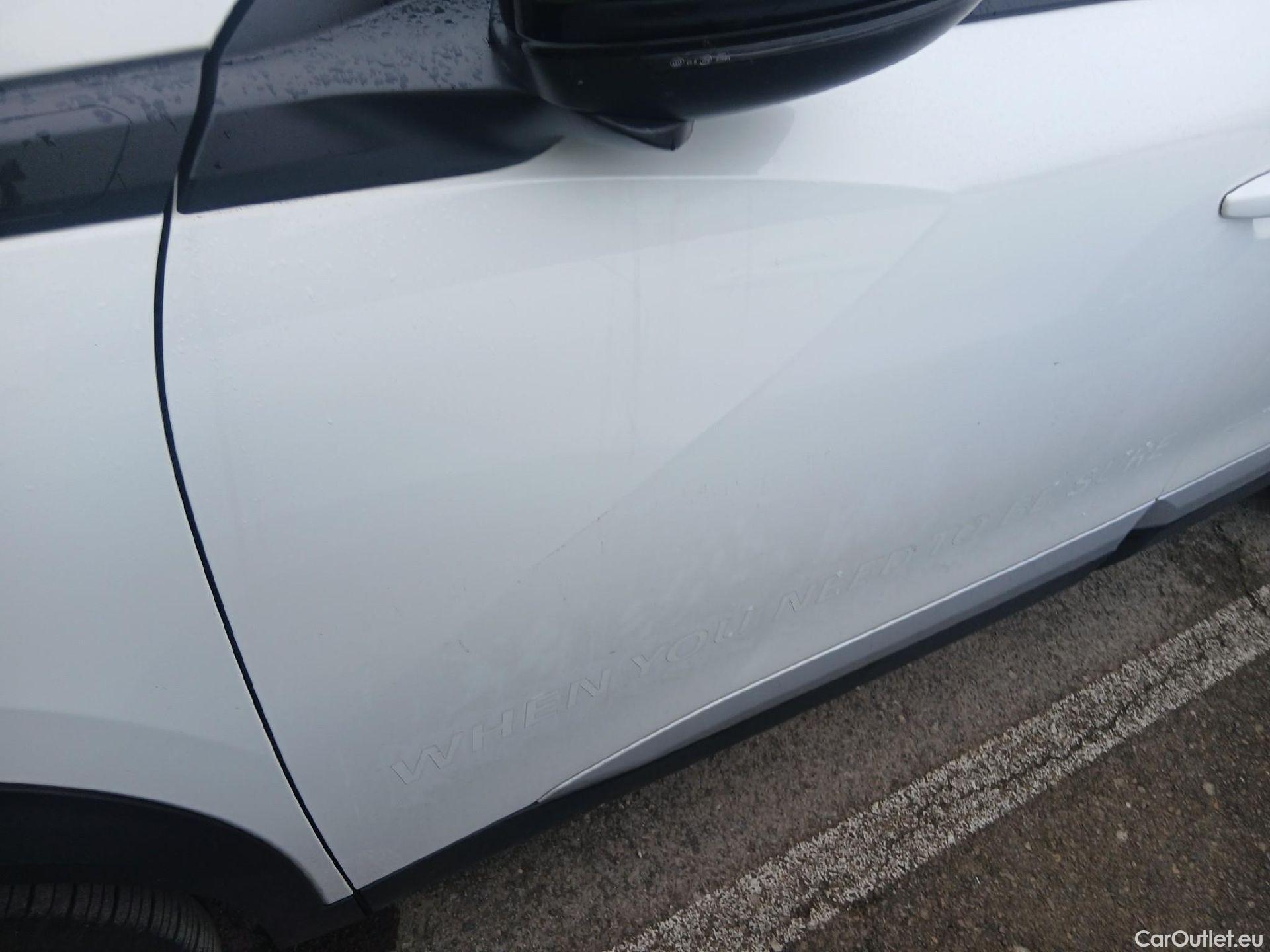  Peugeot  2008 PEUGEOT  / 2019 / 5P / todoterreno Allure BlueHDI 81kW (110CV) #7