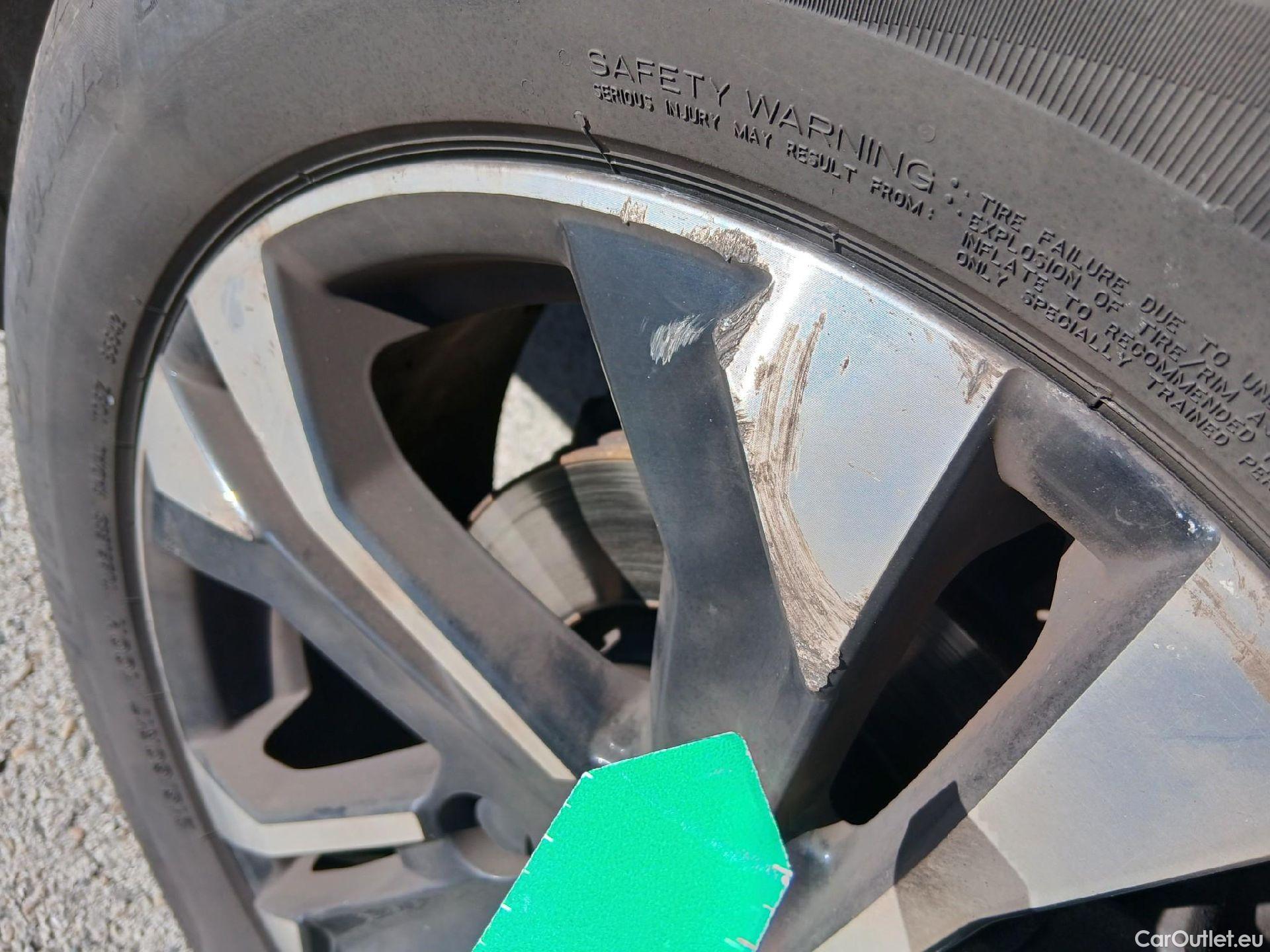  Peugeot  2008 PEUGEOT  / 2019 / 5P / todoterreno Allure BlueHDI 81kW (110CV) #33