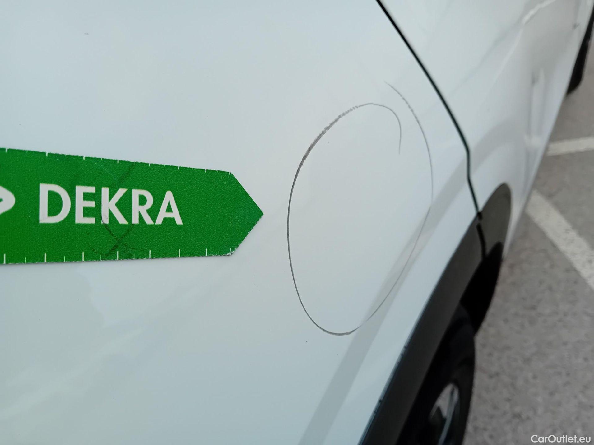  KIA  Sportage KIA  / 2022 / 5P / todoterreno 1.6 T-GDi MHEV 110kW (150CV) Drive 4x2 #13