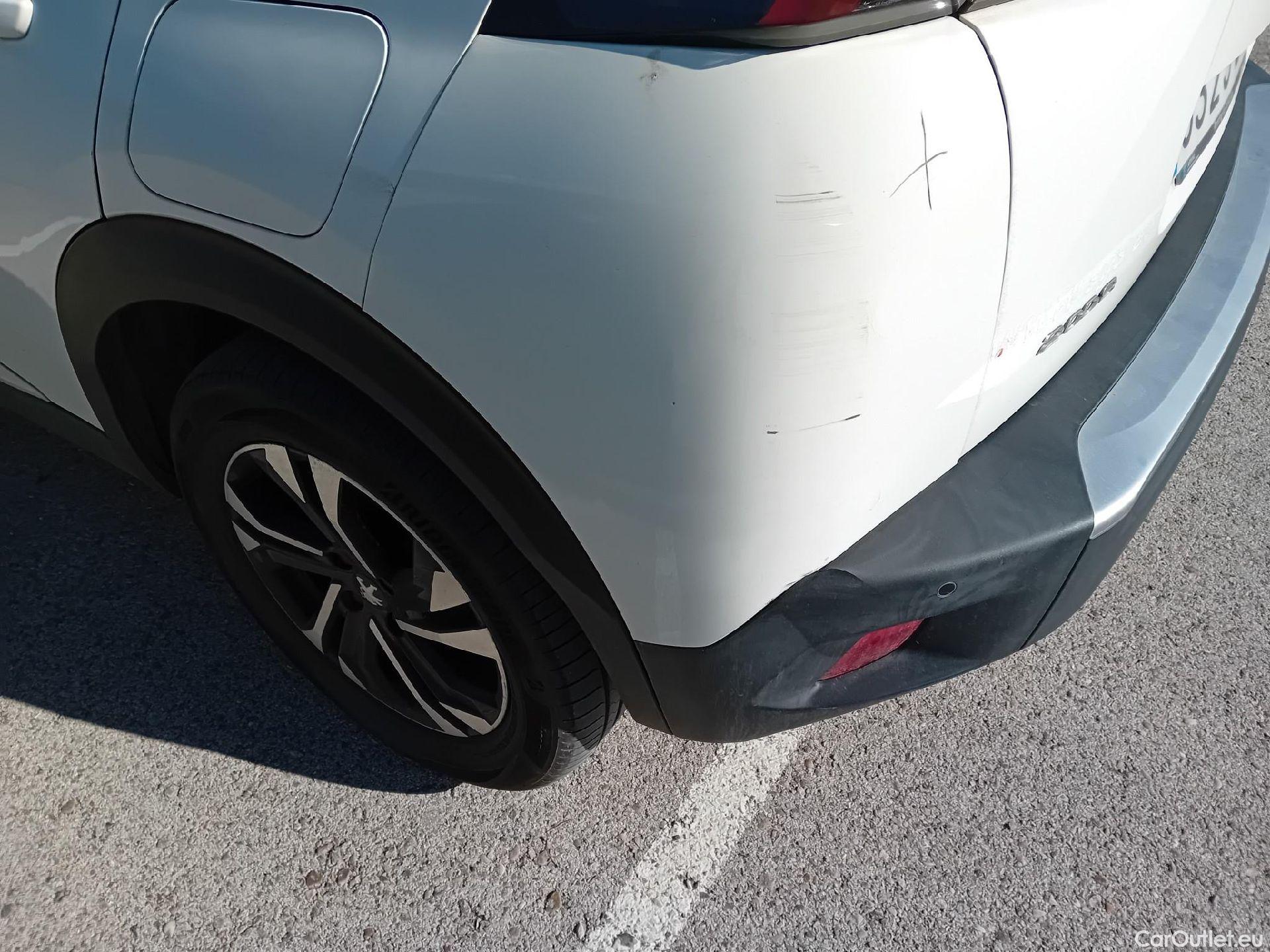  Peugeot  2008 PEUGEOT  / 2019 / 5P / todoterreno Allure BlueHDI 81kW (110CV) #25