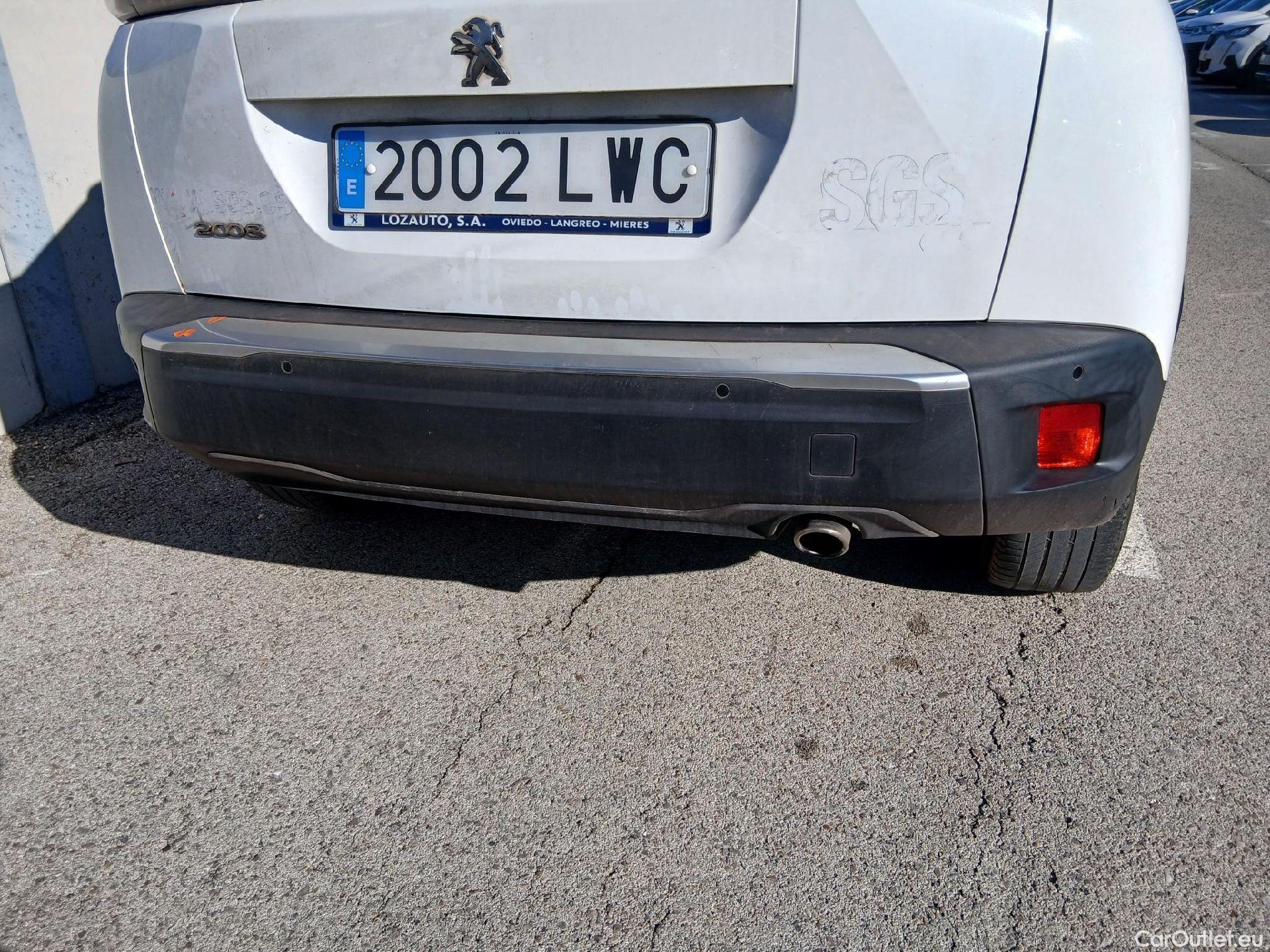  Peugeot  2008 PEUGEOT  / 2019 / 5P / todoterreno Allure BlueHDI 81kW (110CV) #21