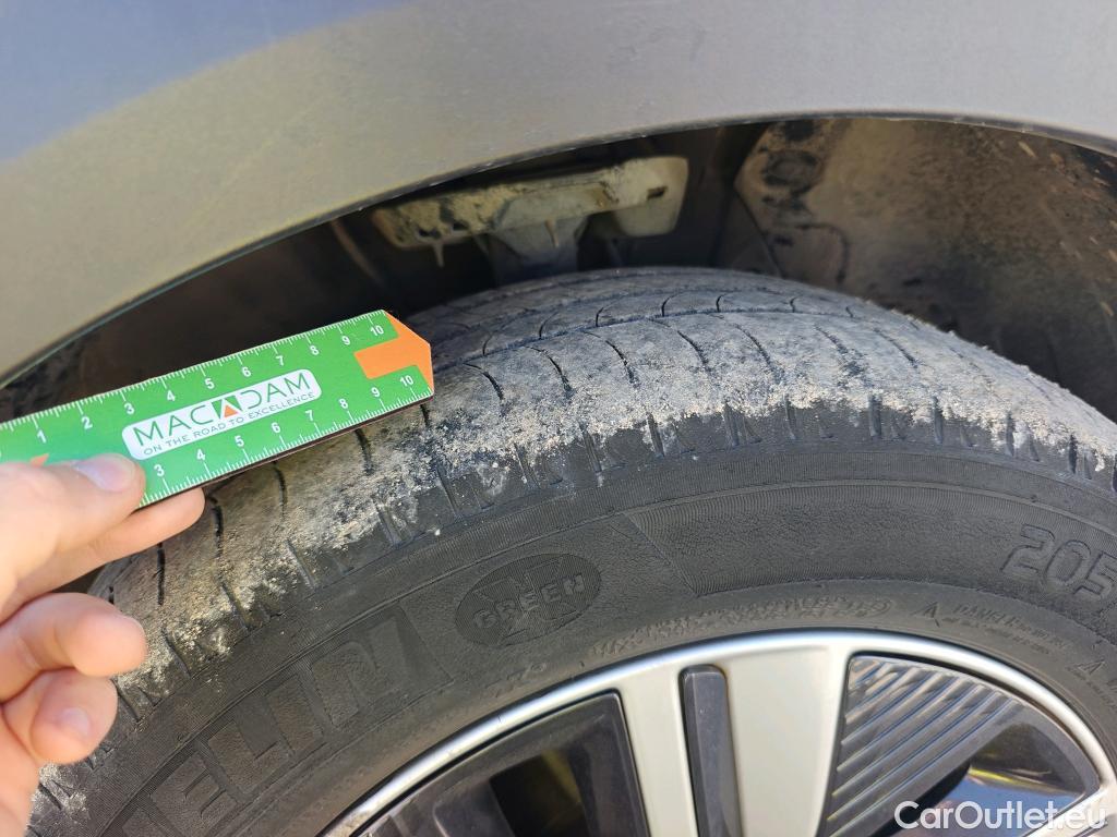  KIA  Niro KIA  / 2019 / 5P / crossover 1.6 GDi HEV 104kW (141CV) Concept #37