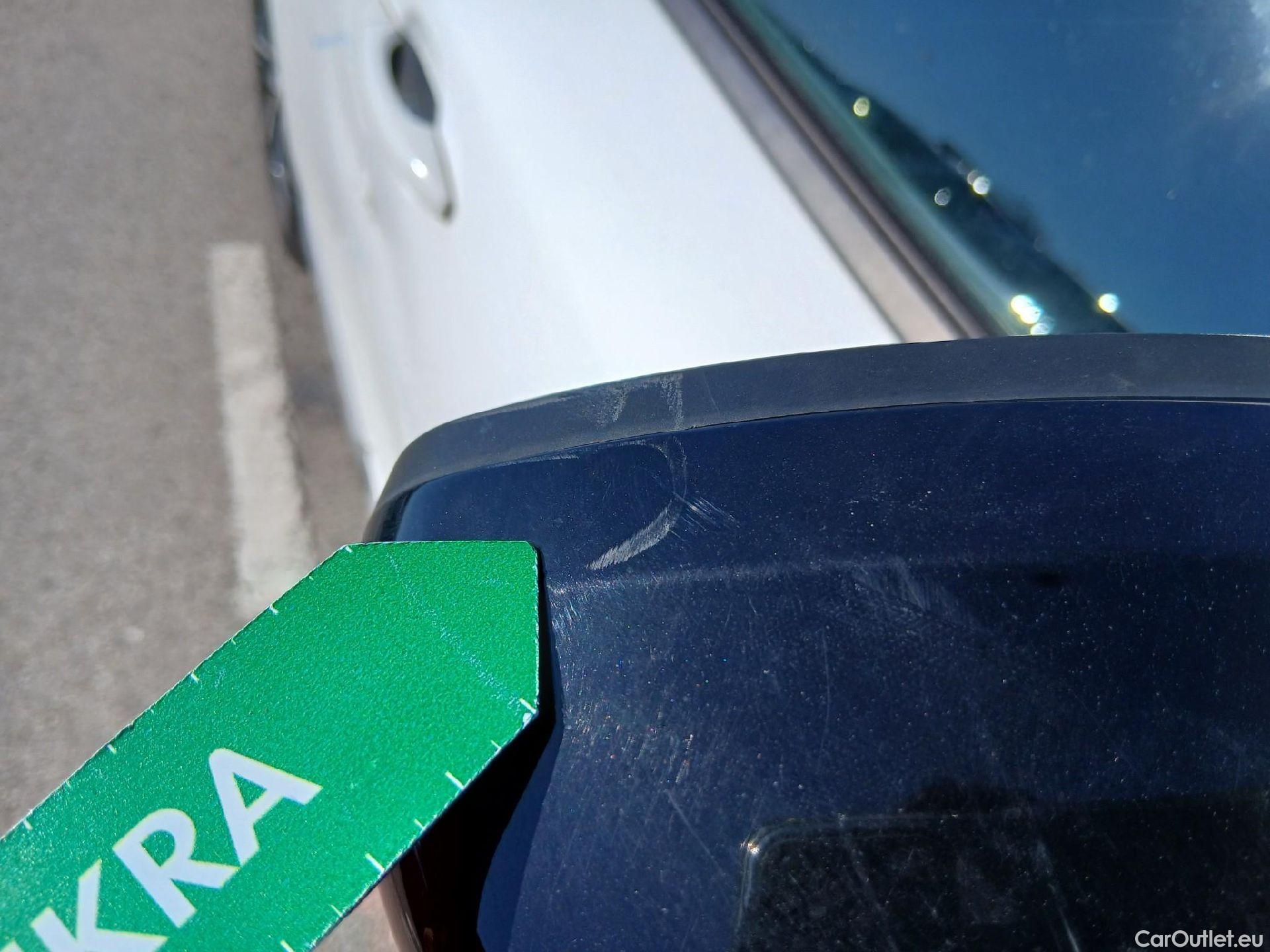  Peugeot  2008 PEUGEOT  / 2019 / 5P / todoterreno Allure BlueHDI 81kW (110CV) #37