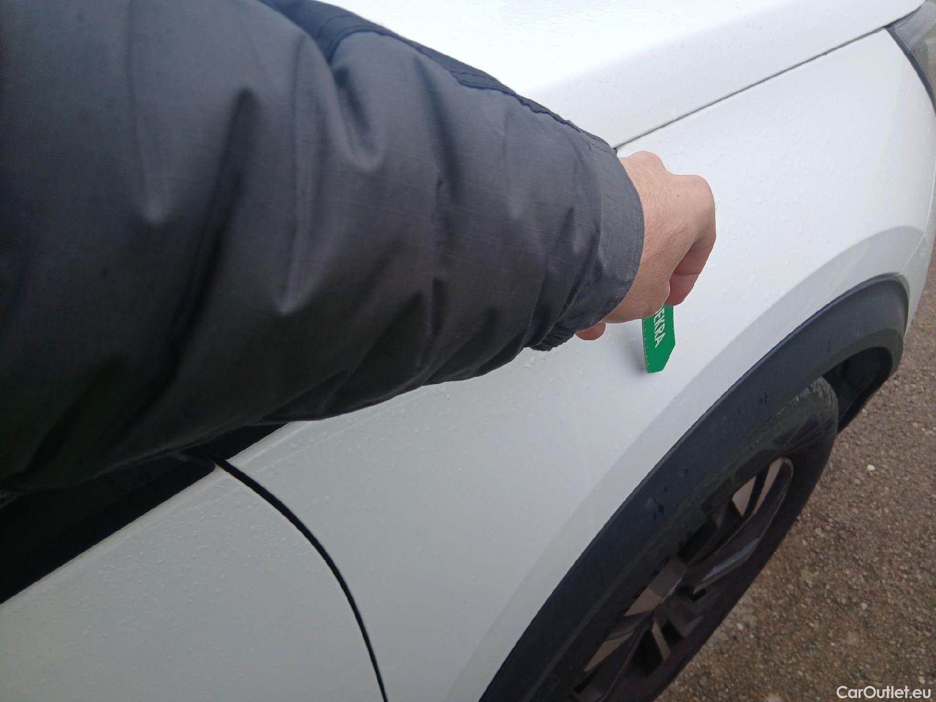  Peugeot  2008 PEUGEOT  / 2019 / 5P / todoterreno Allure BlueHDI 81kW (110CV) #34