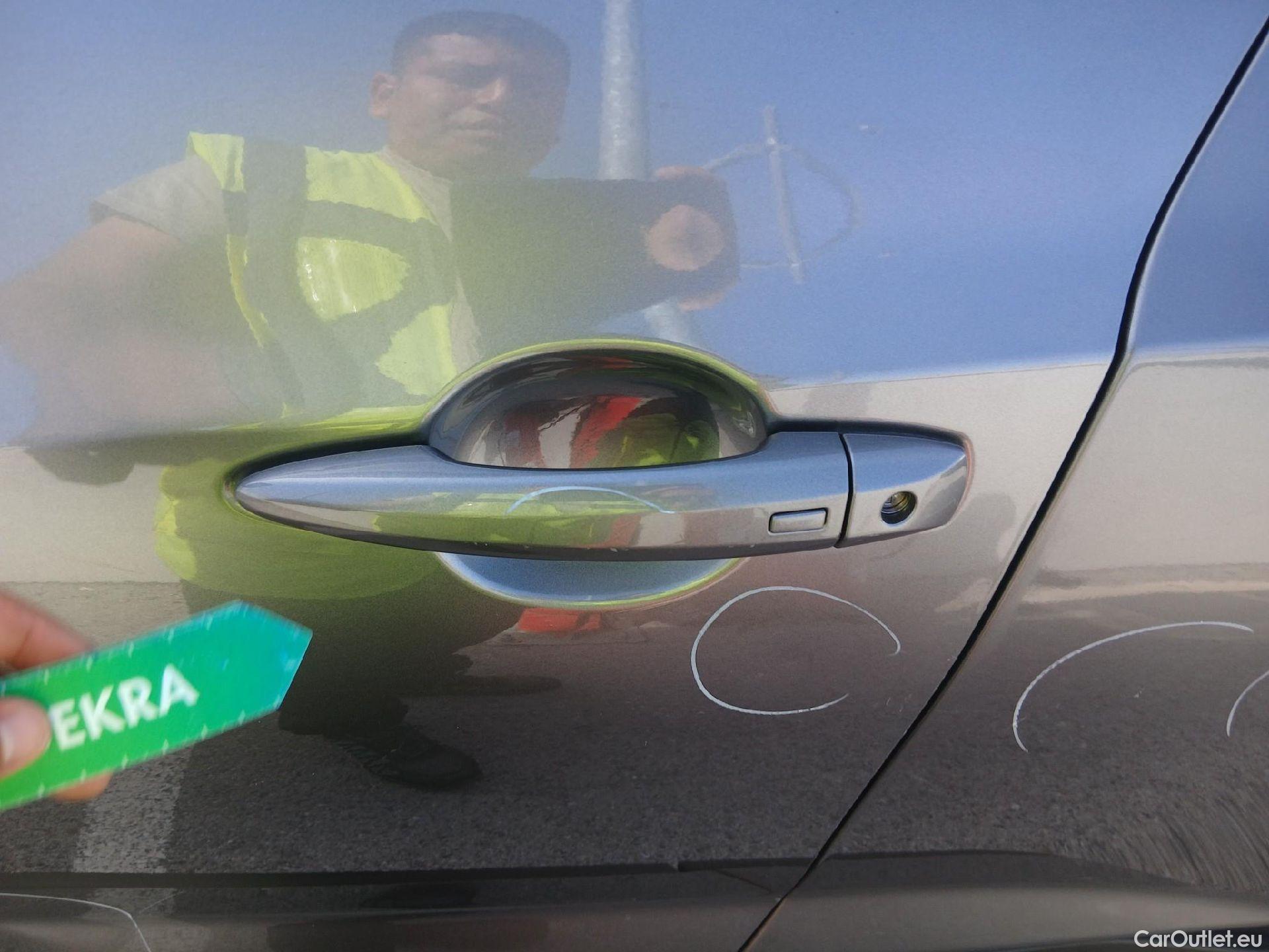  Nissan  Juke NISSAN  / 2019 / 5P / crossover DIG-T 84 kW (114 CV) DCT 7 V N-Connecta (AC2) #25