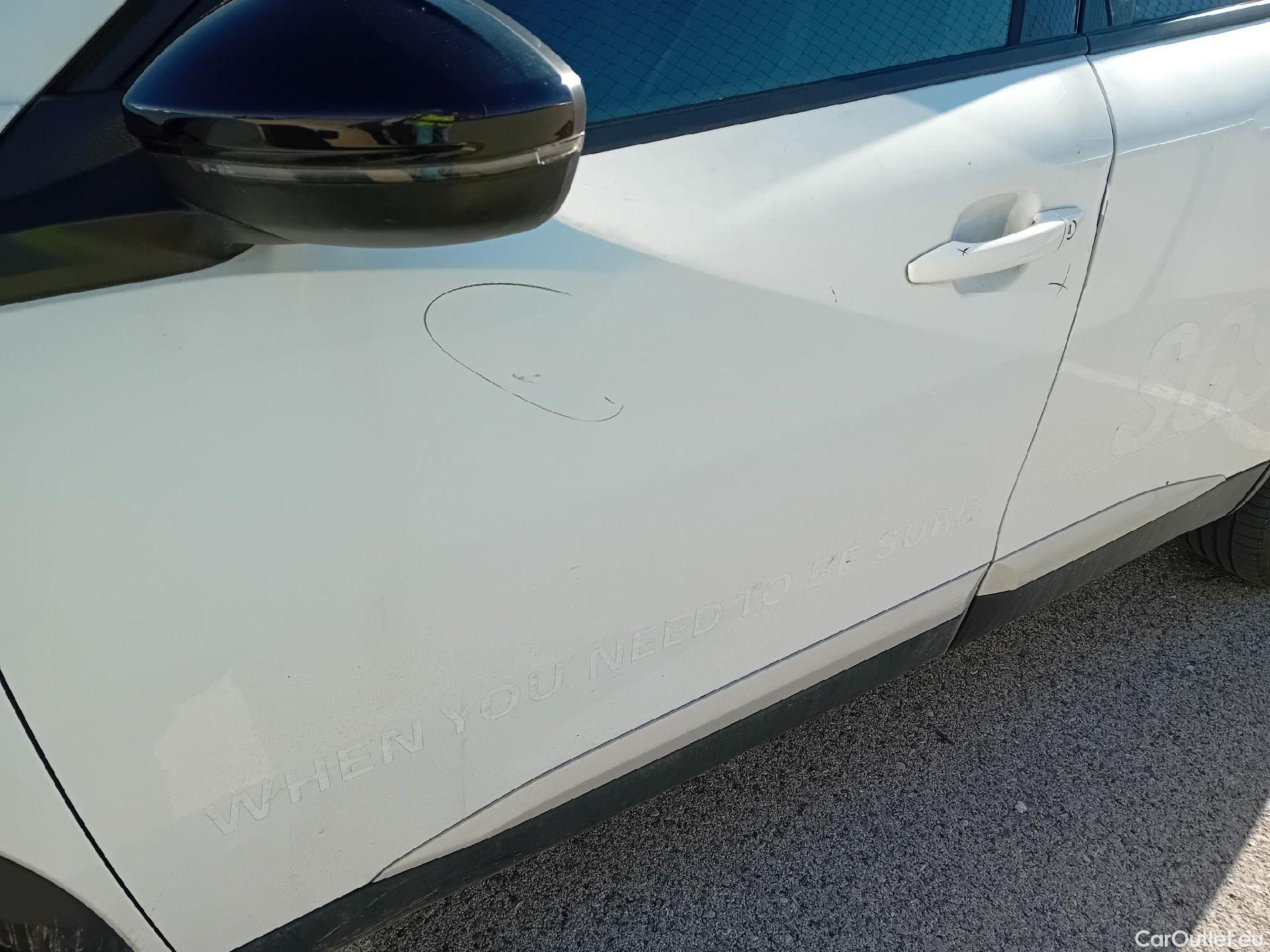  Peugeot  2008 PEUGEOT  / 2019 / 5P / todoterreno Allure BlueHDI 81kW (110CV) #12