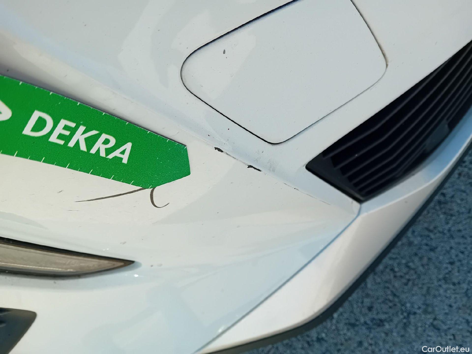  Peugeot  2008 PEUGEOT  / 2019 / 5P / todoterreno Allure BlueHDI 81kW (110CV) #8