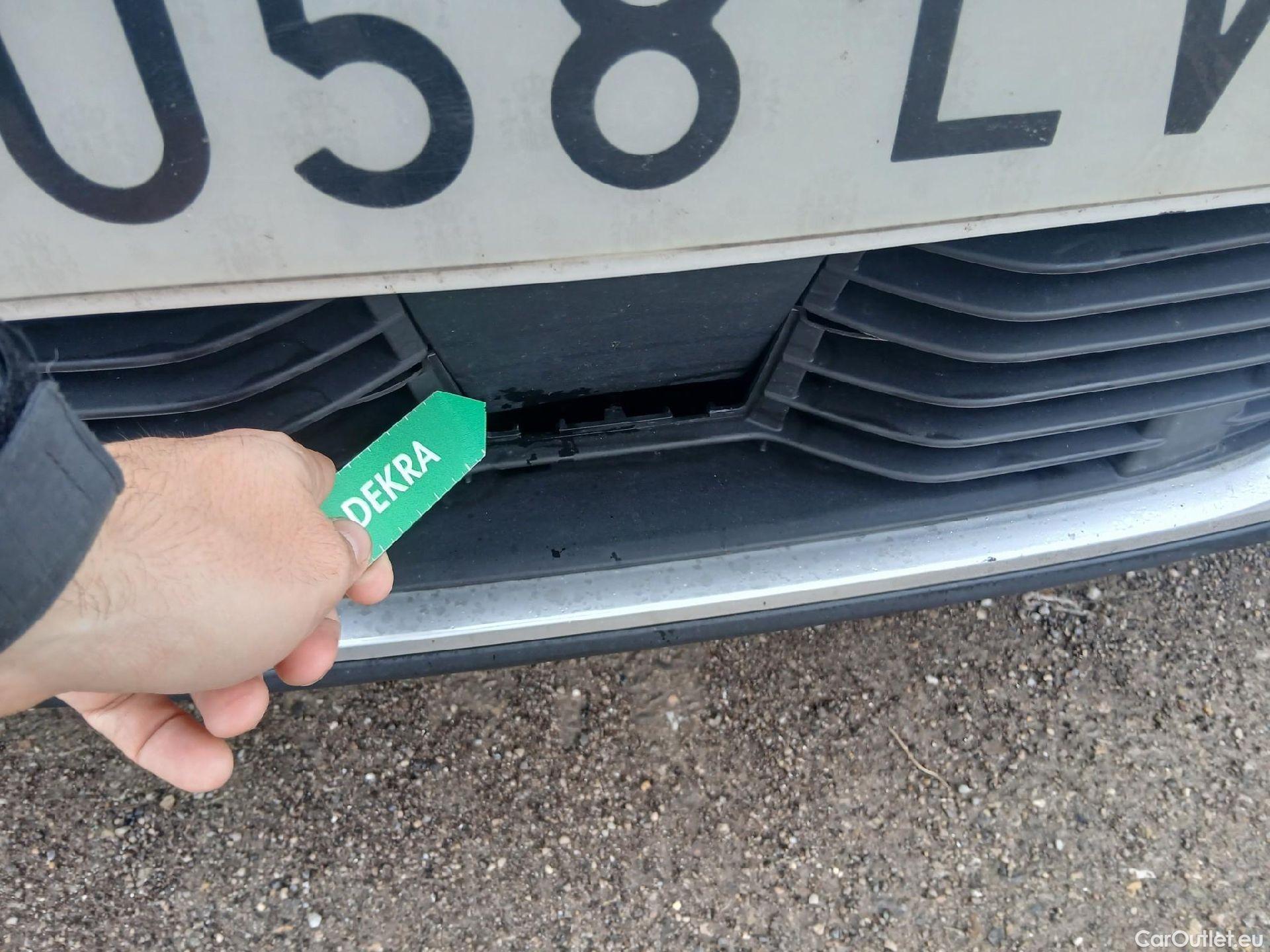  Peugeot  2008 PEUGEOT  / 2019 / 5P / todoterreno Allure BlueHDI 81kW (110CV) #3