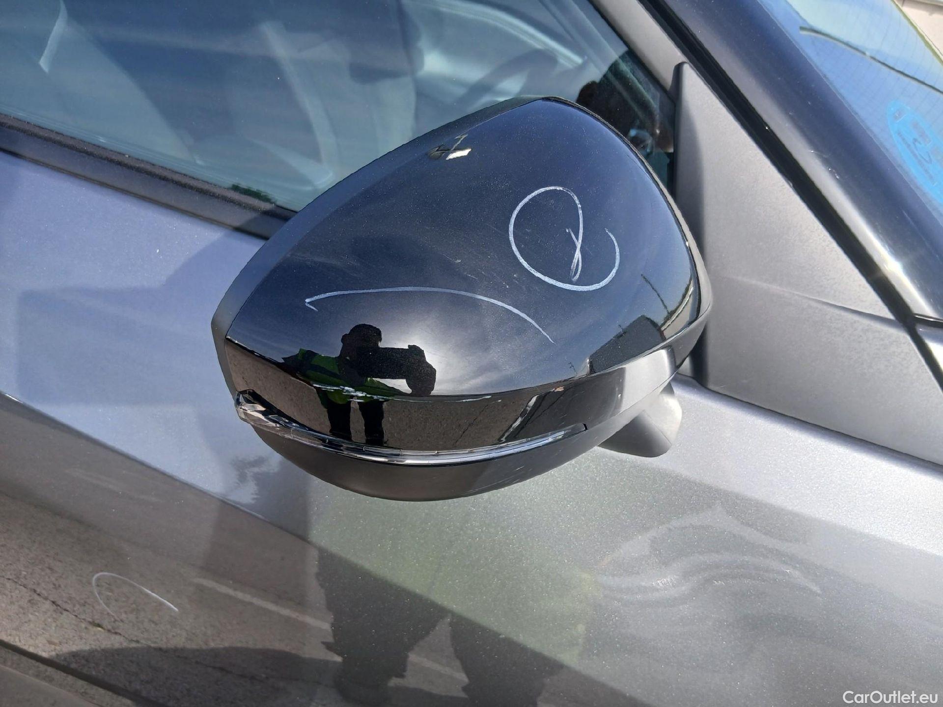  Nissan  Juke NISSAN  / 2019 / 5P / crossover DIG-T 84 kW (114 CV) DCT 7 V N-Connecta (AC2) #40