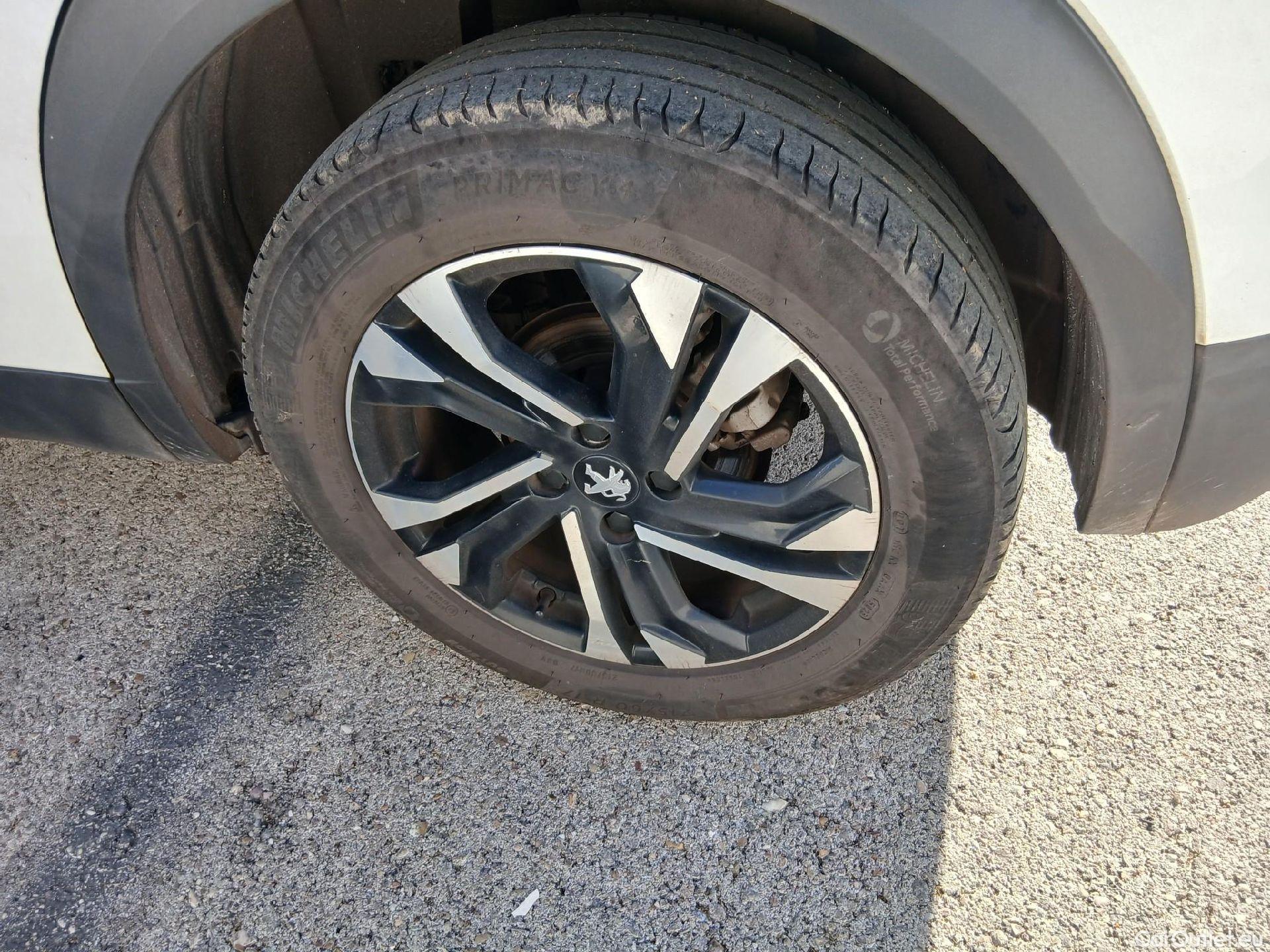  Peugeot  2008 PEUGEOT  / 2019 / 5P / todoterreno Allure BlueHDI 81kW (110CV) #46