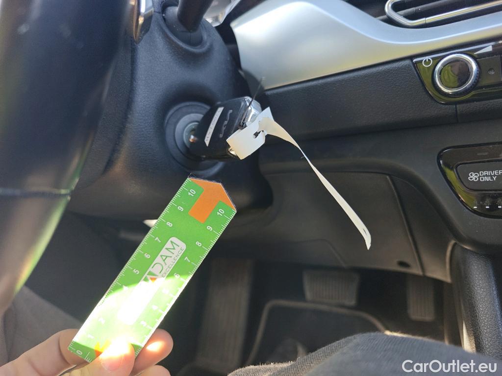  KIA  Niro KIA  / 2019 / 5P / crossover 1.6 GDi HEV 104kW (141CV) Concept #6