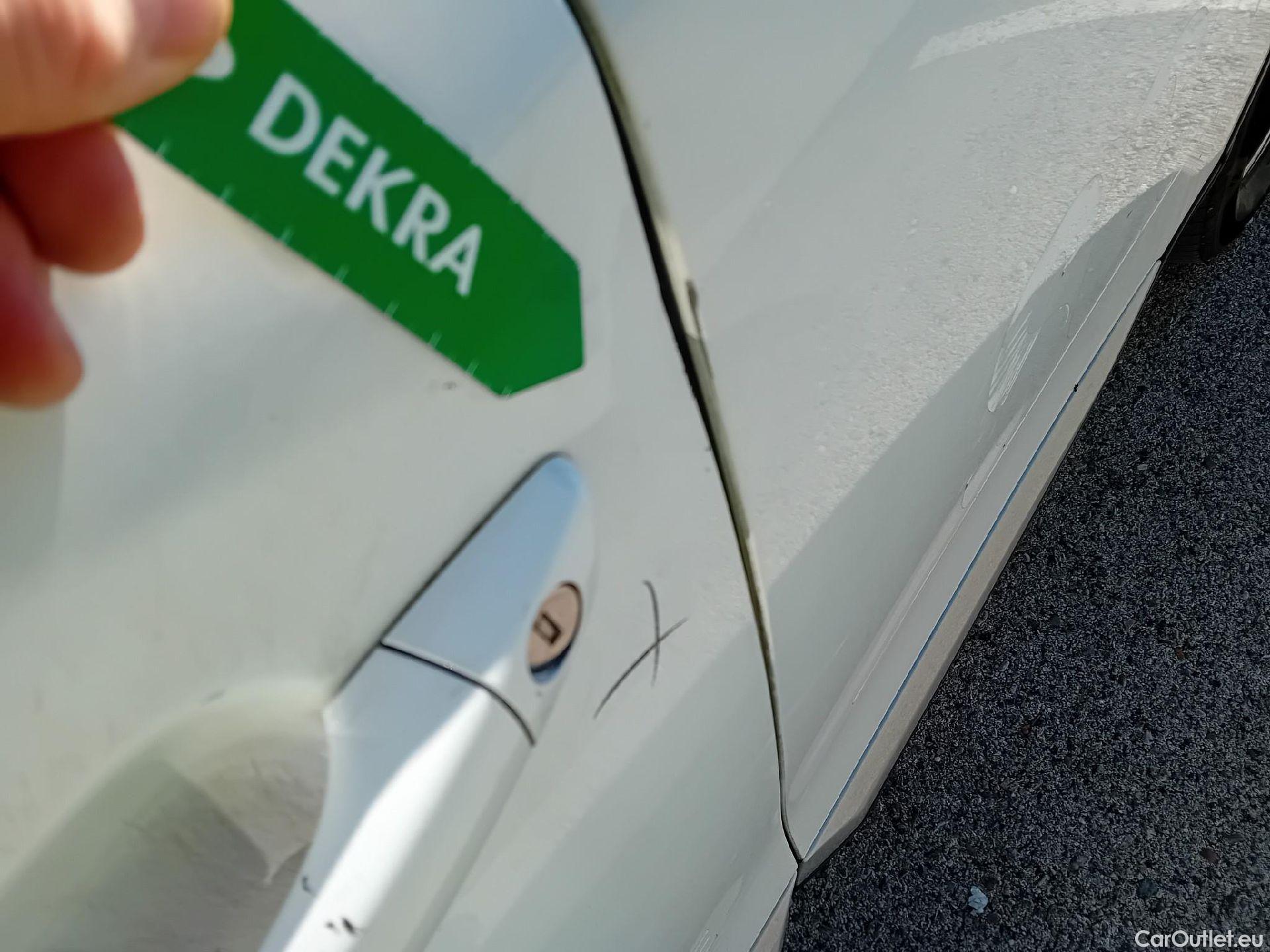  Peugeot  2008 PEUGEOT  / 2019 / 5P / todoterreno Allure BlueHDI 81kW (110CV) #13