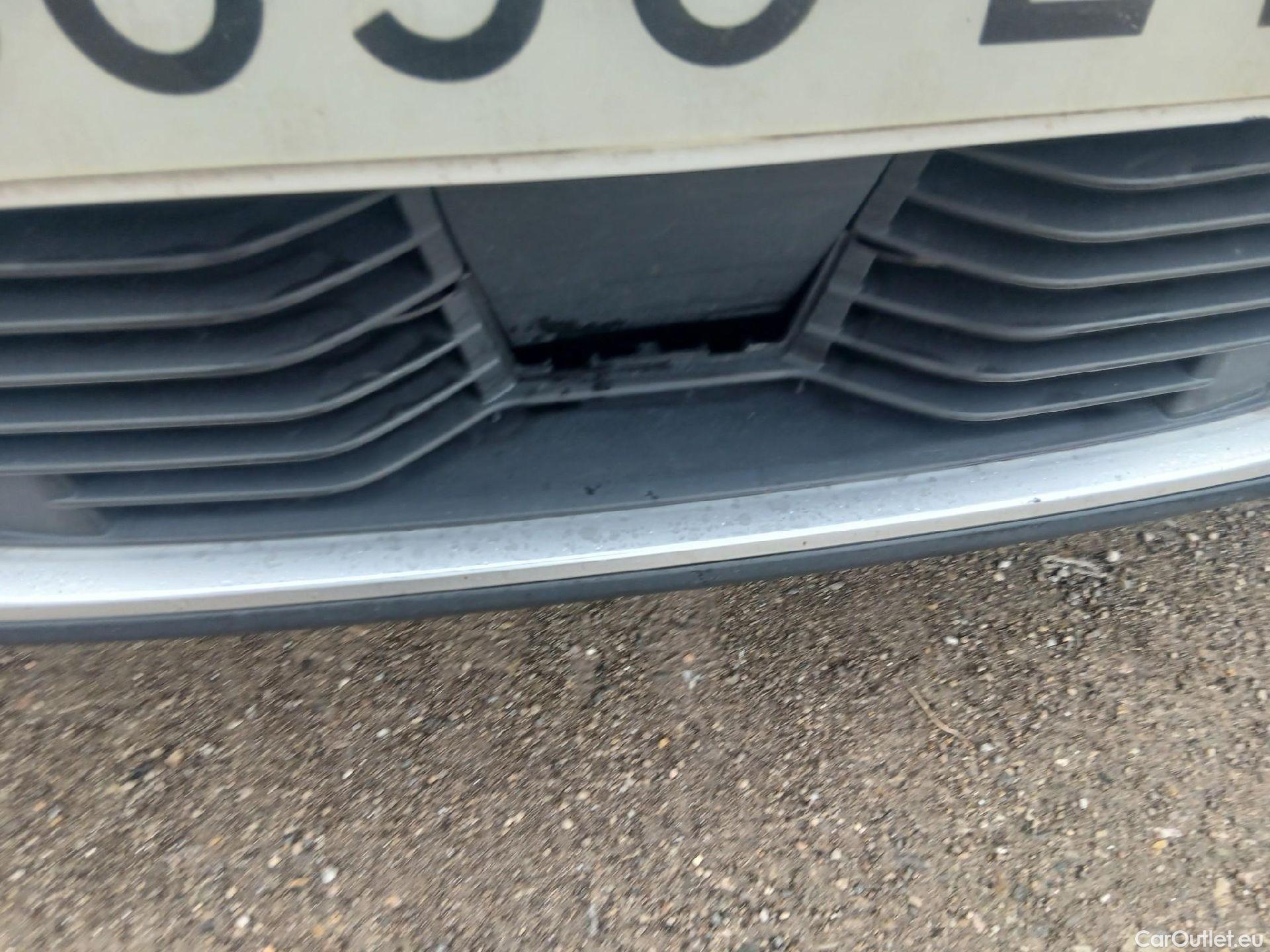  Peugeot  2008 PEUGEOT  / 2019 / 5P / todoterreno Allure BlueHDI 81kW (110CV) #4