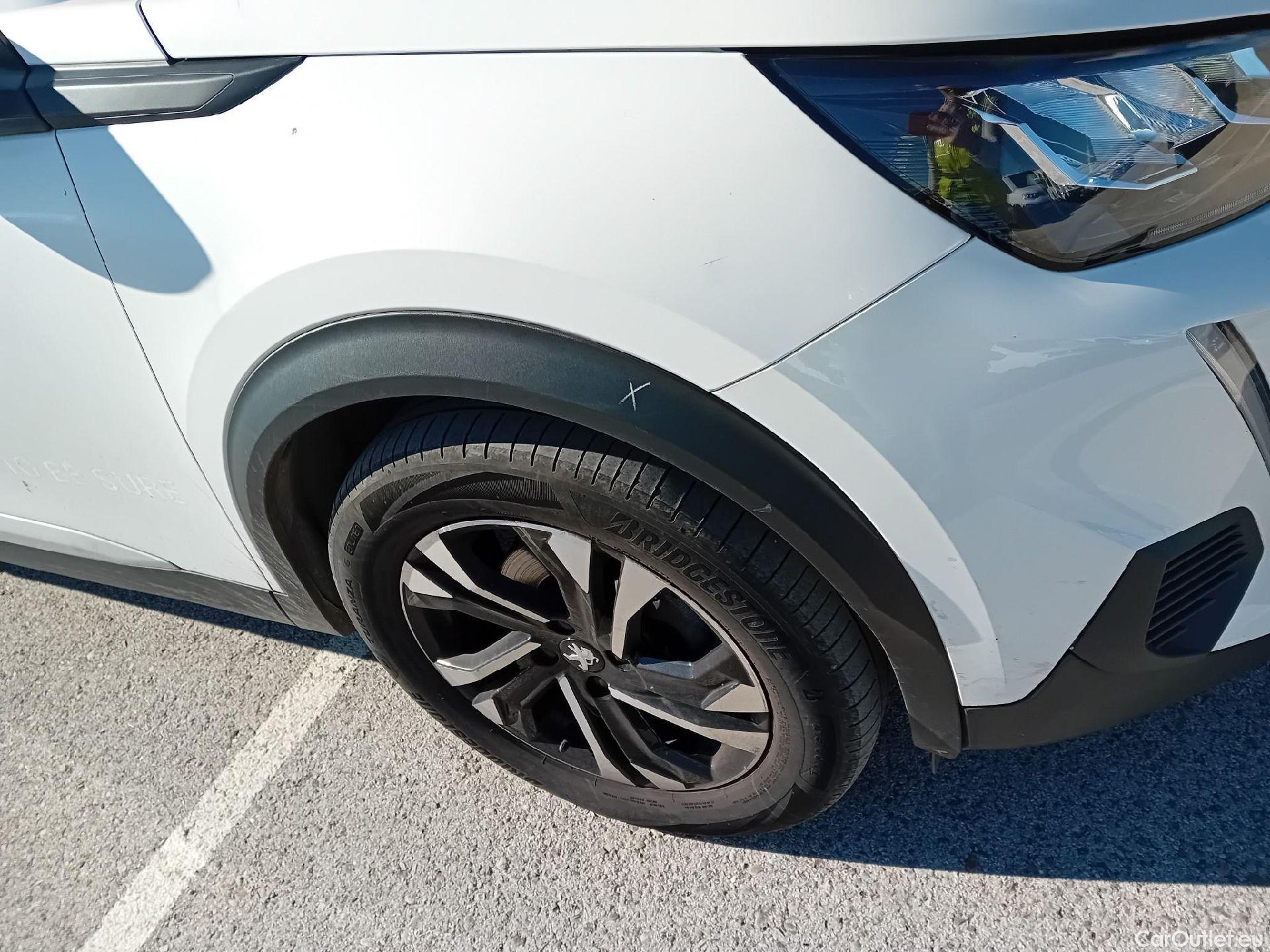  Peugeot  2008 PEUGEOT  / 2019 / 5P / todoterreno Allure BlueHDI 81kW (110CV) #11