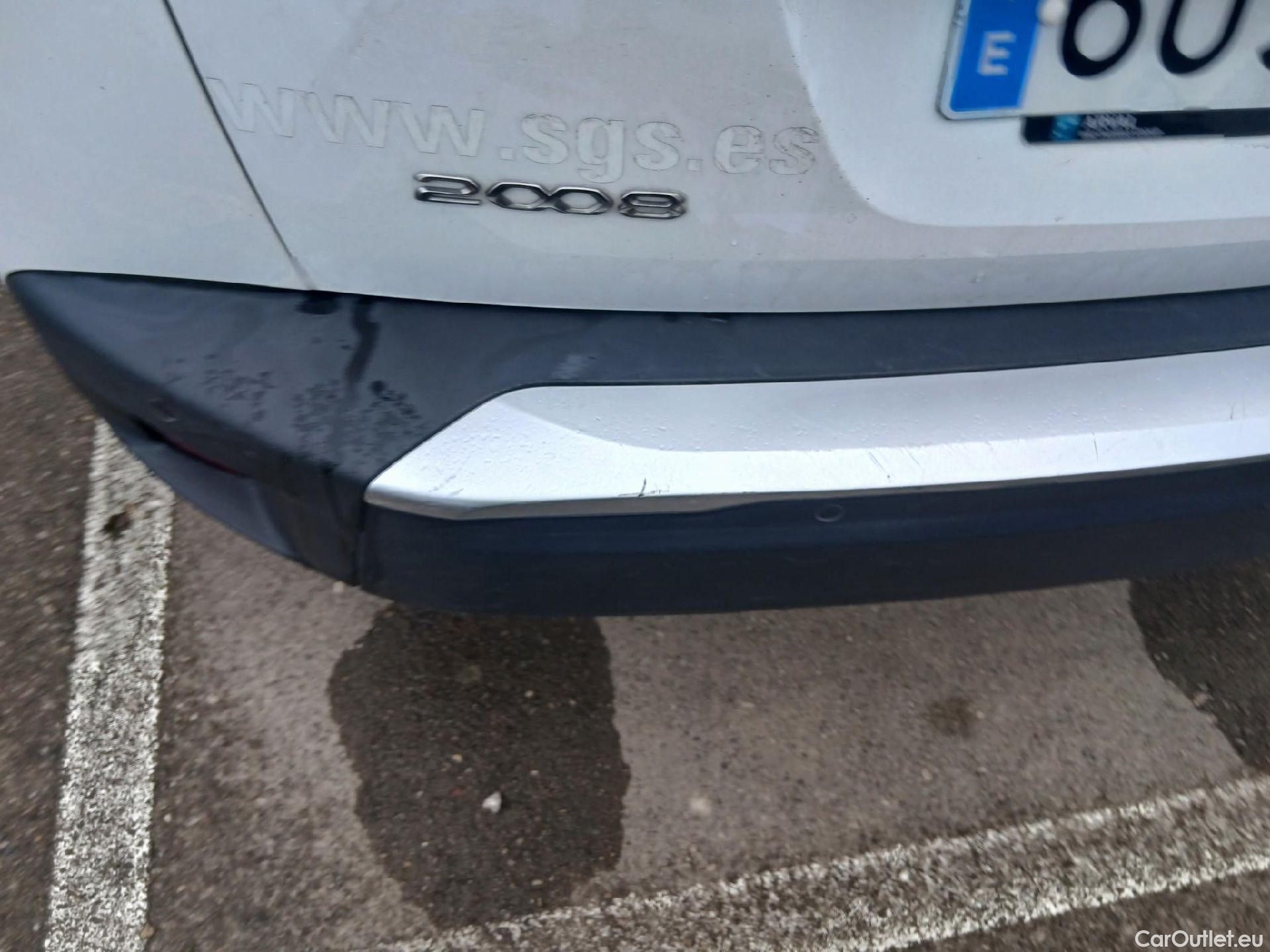  Peugeot  2008 PEUGEOT  / 2019 / 5P / todoterreno Allure BlueHDI 81kW (110CV) #18